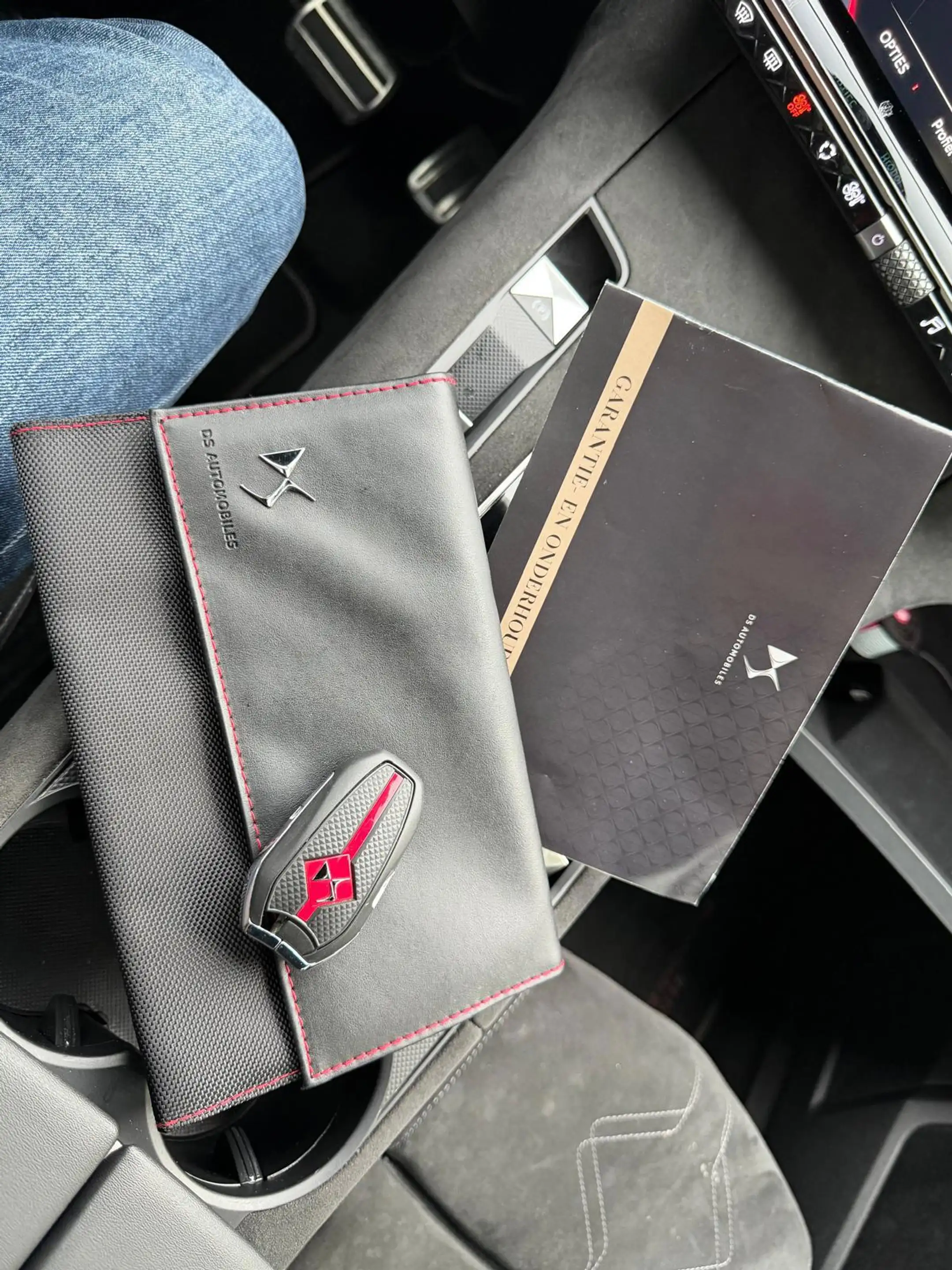 DS Automobiles DS 7 Crossback 1.2 PureTech Executive - Vol opties - Distributie — photo 43
