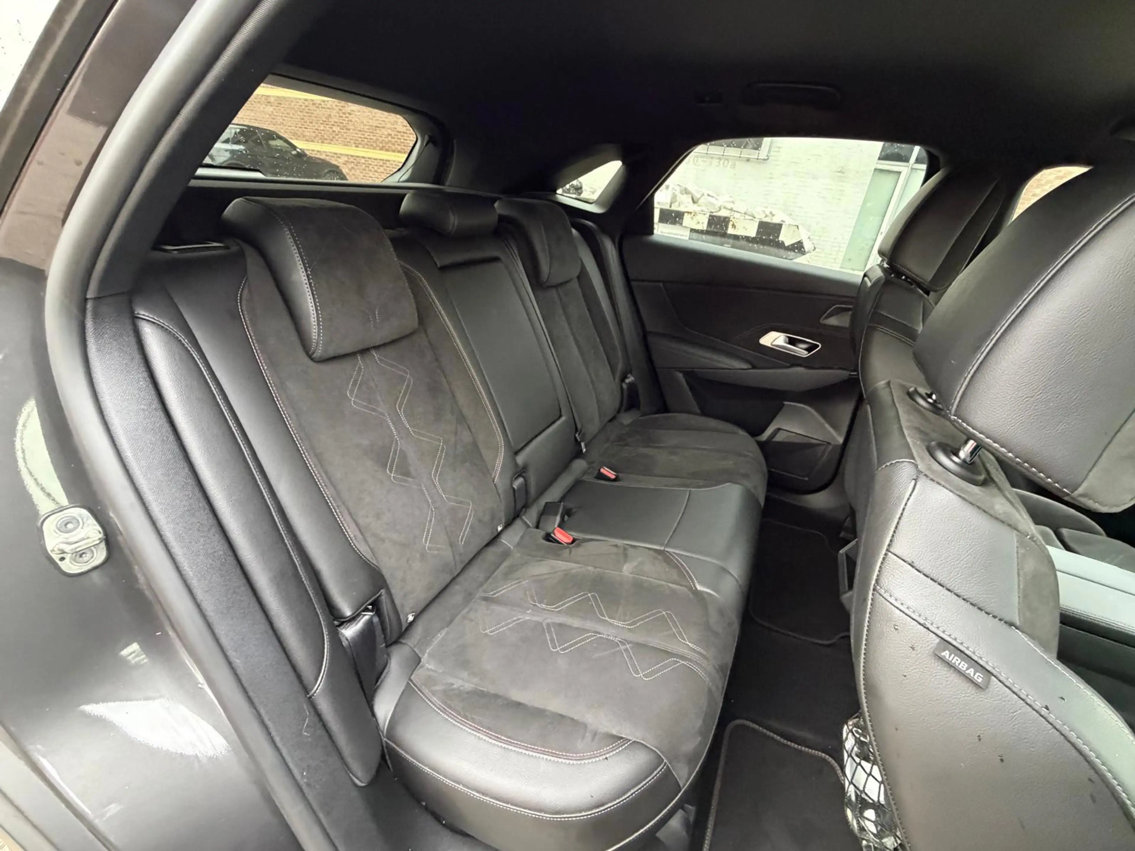DS Automobiles DS 7 Crossback 1.2 PureTech Executive - Vol opties - Distributie — photo 14