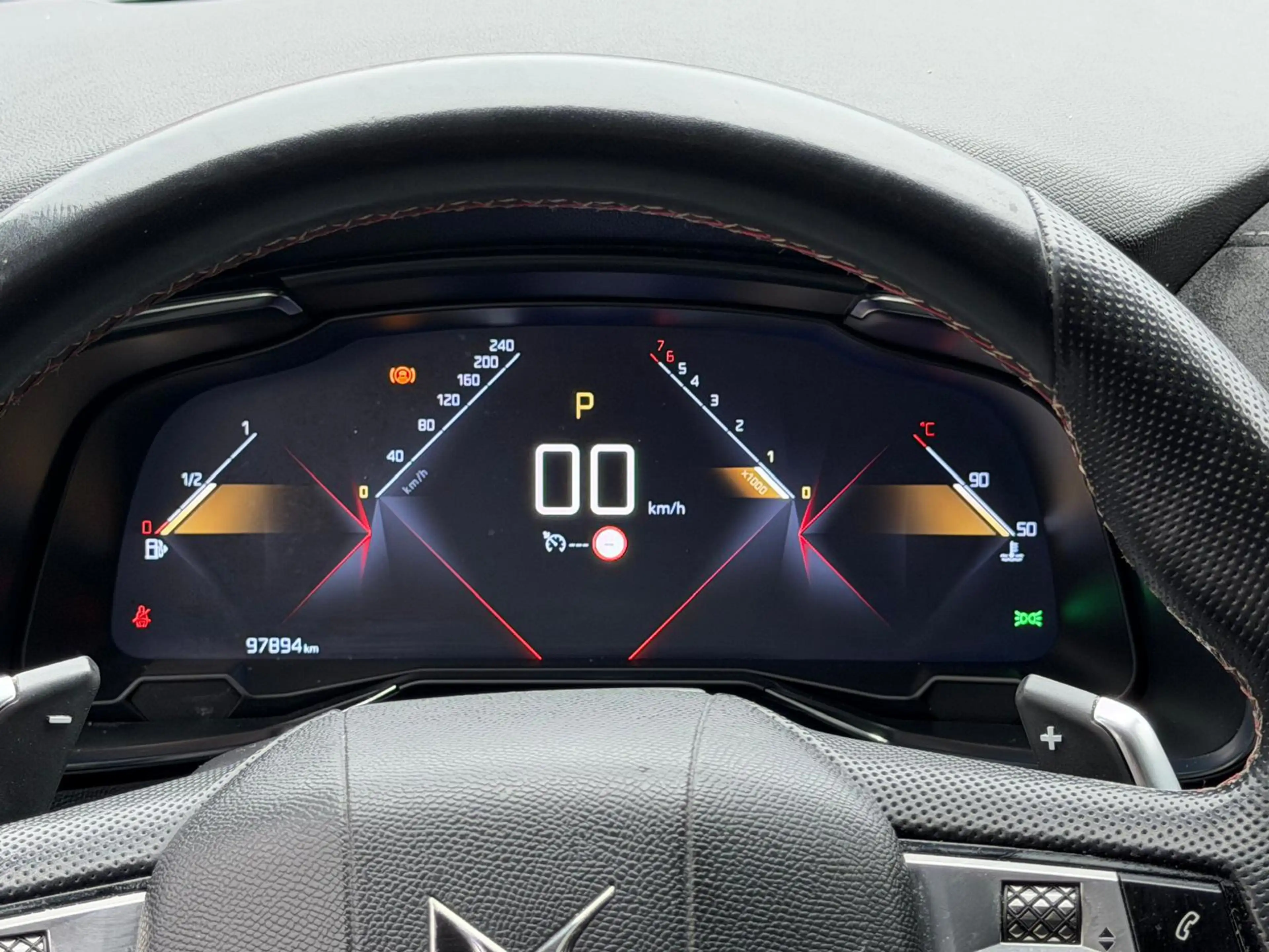 DS Automobiles DS 7 Crossback 1.2 PureTech Executive - Vol opties - Distributie — photo 28