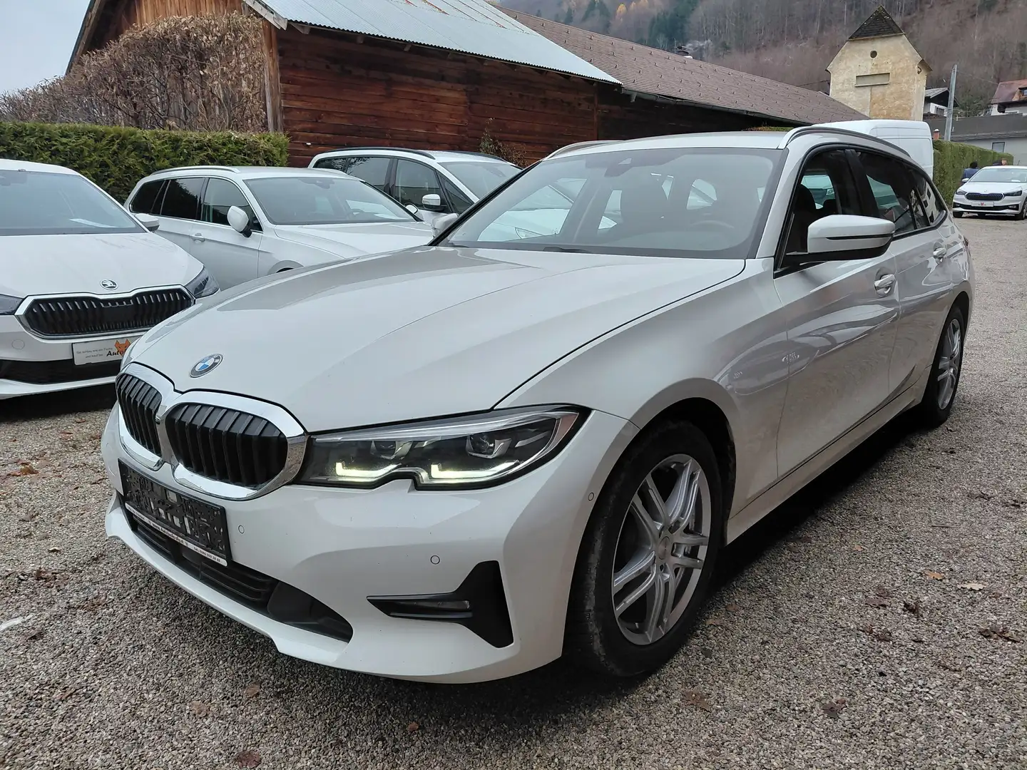 BMW 320 d Kombi Aut. G21 * ACC, LED, Navi, Kamera, AHK * Weiß - 1