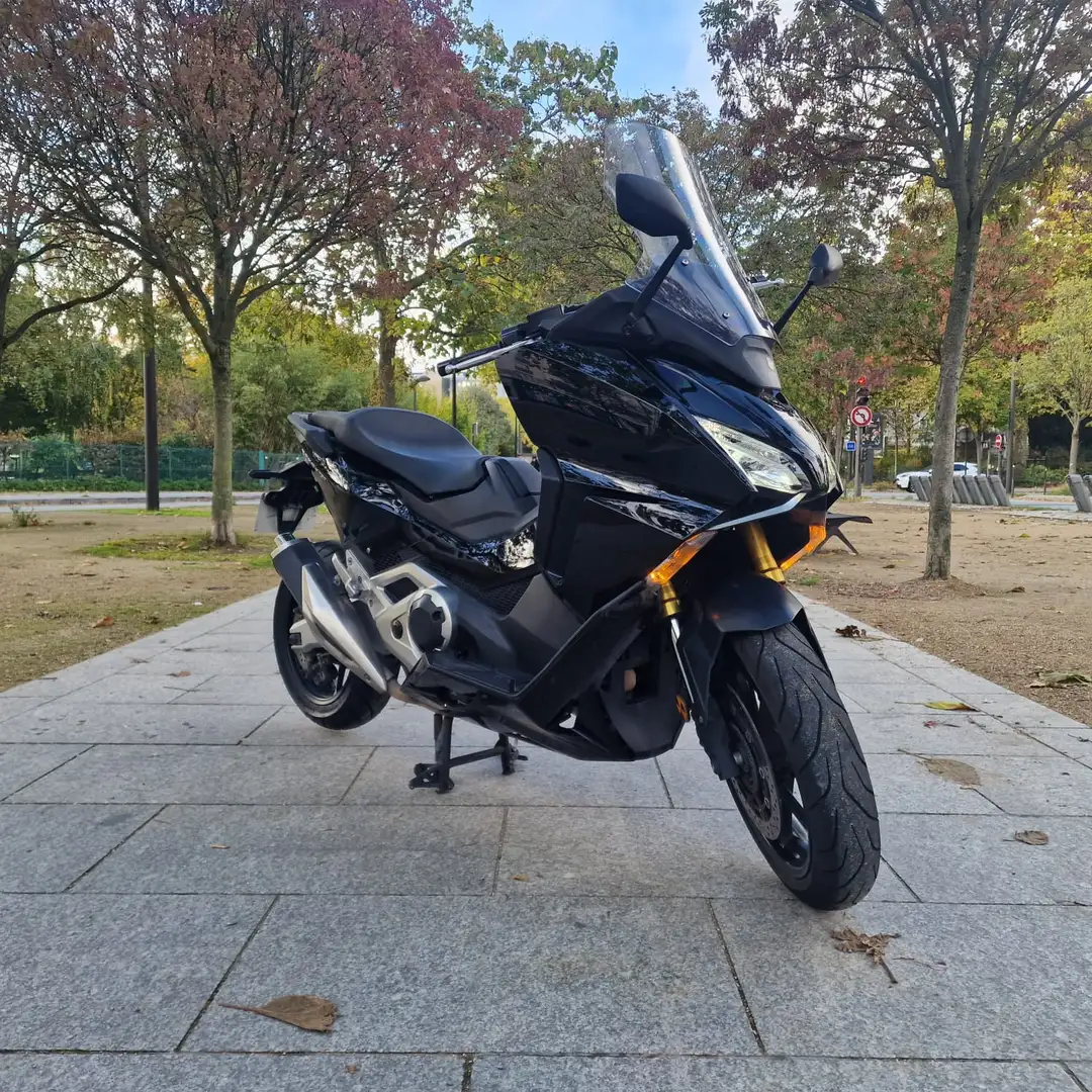 Honda Forza 750 Noir - 1