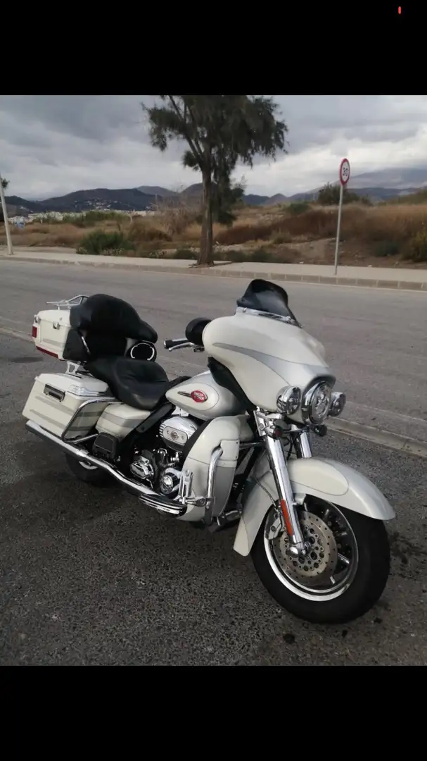 Harley-Davidson Ultra Classic CVO screaming eagle - 1