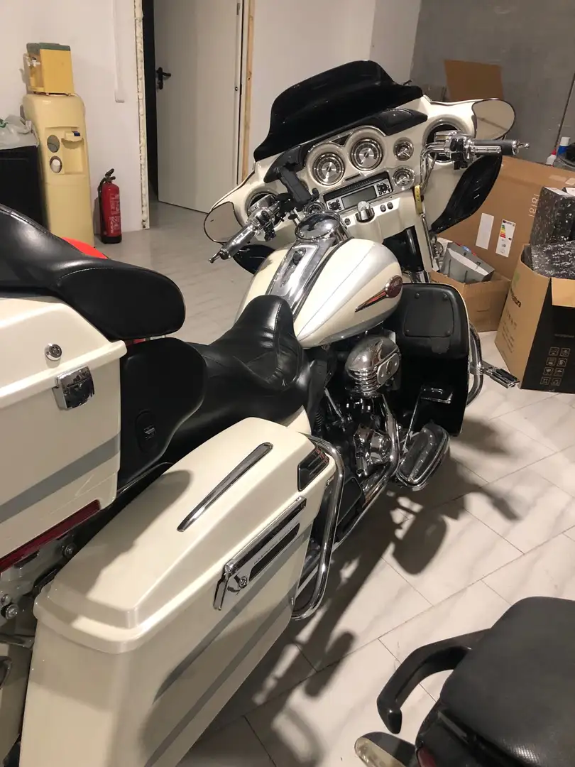 Harley-Davidson Ultra Classic CVO screaming eagle - 2