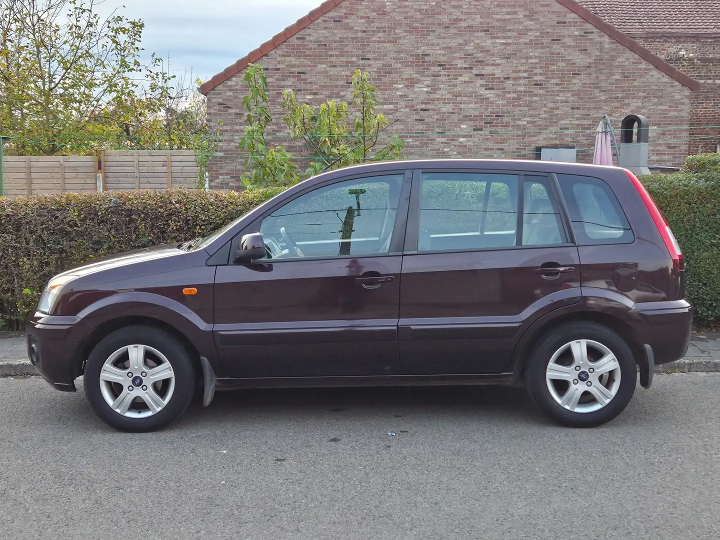 Ford Fusion 1.4 Essence Euro 5 Rouge - 2