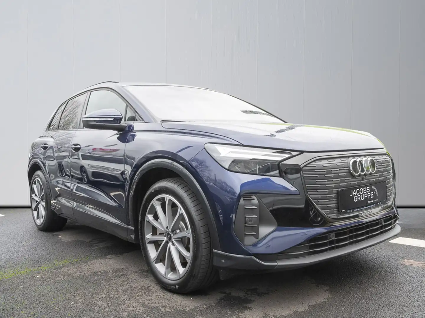 Audi Q4 e-tron Blau - 2