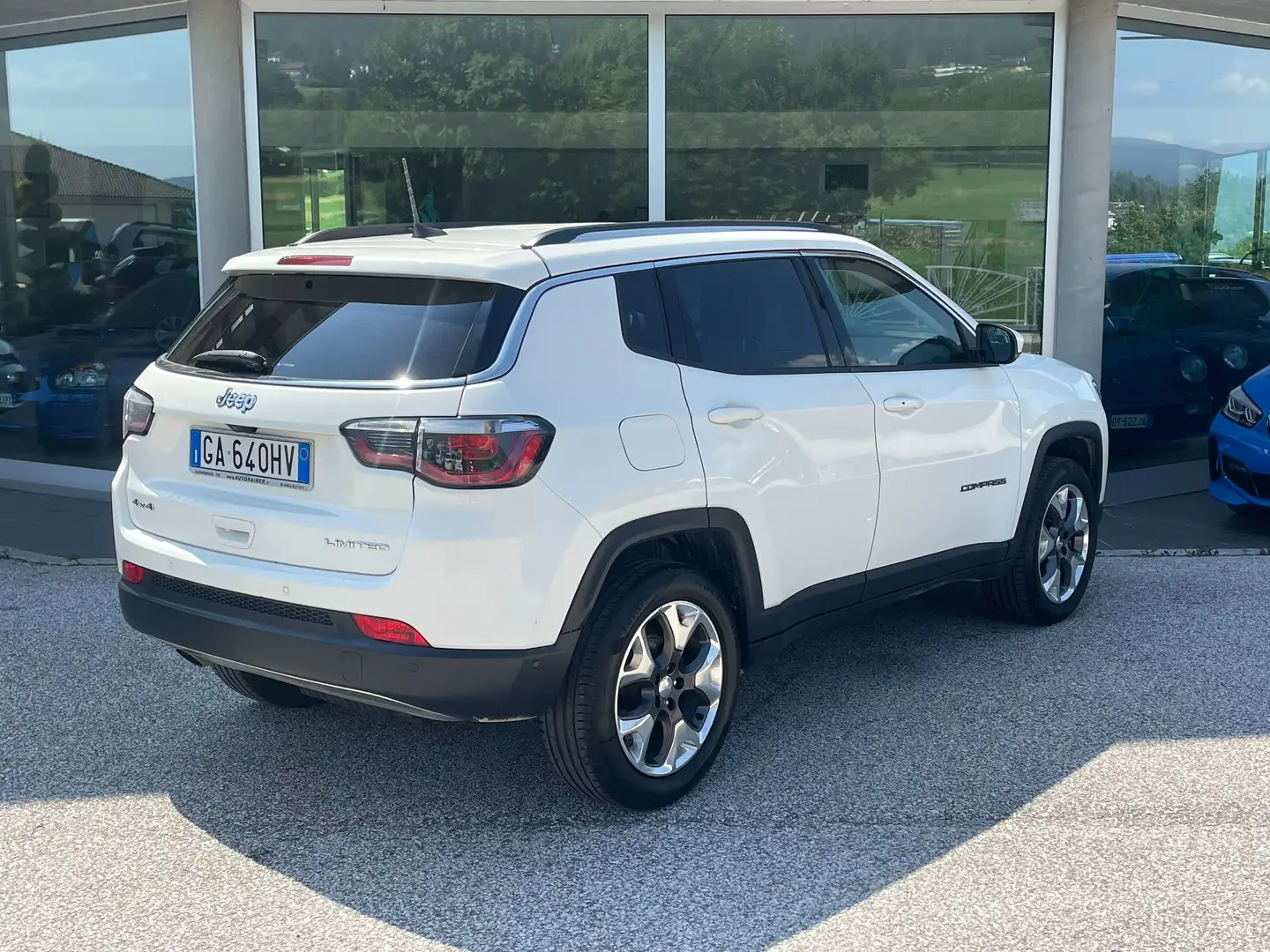 Jeep Compass 2.0 mjt Limited 4wd 140cv auto my19 Wit - 2