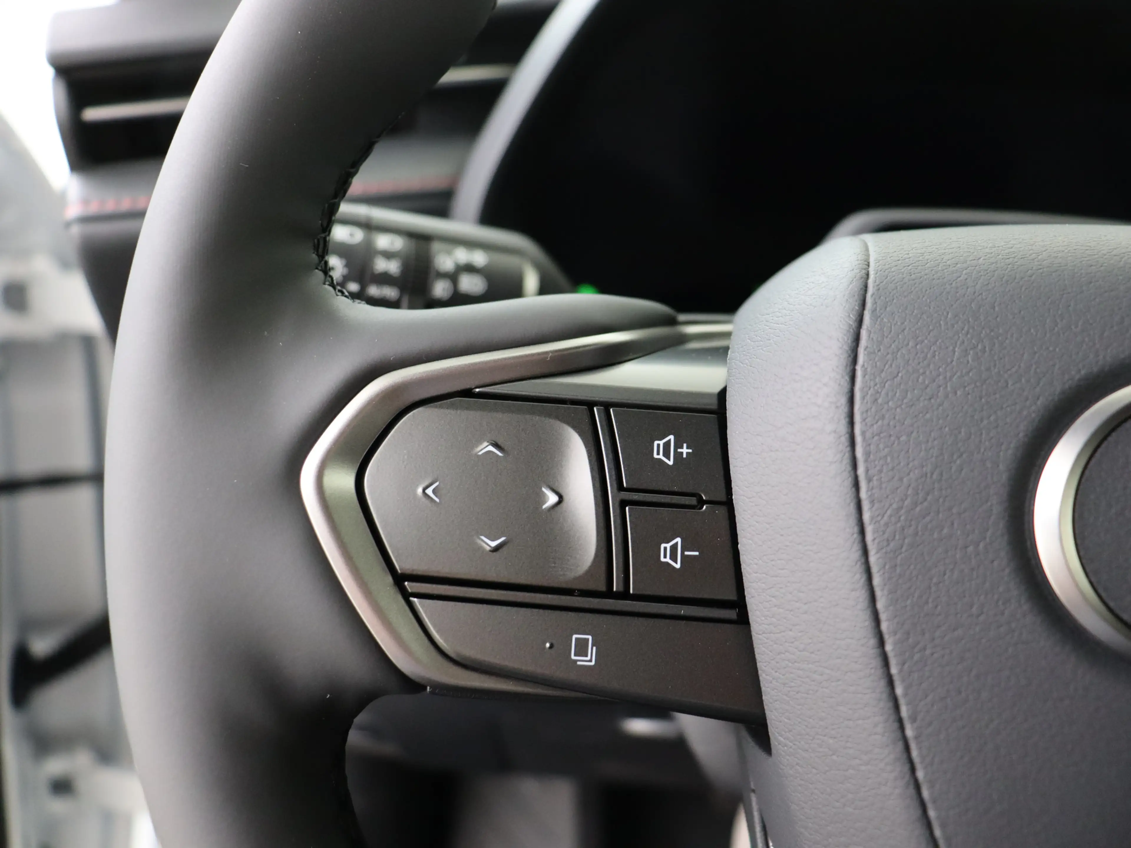 Lexus LBX Emotion 2WD |Mark Levinson | 360 Camera | Head Up — photo 13