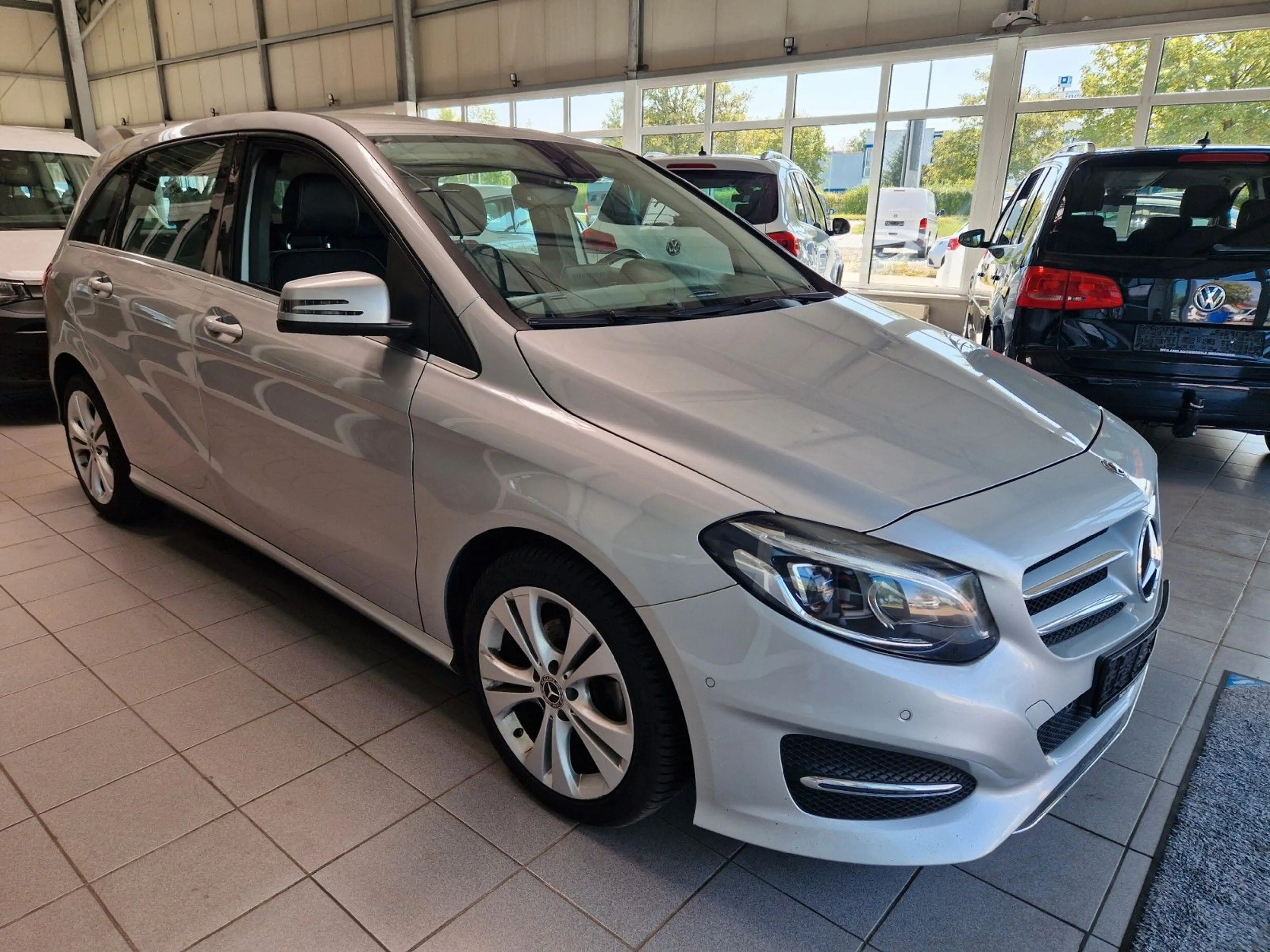 Mercedes-Benz B 220 CDI 177 PS AUTOMATIK LED NAVI AHK — photo 4