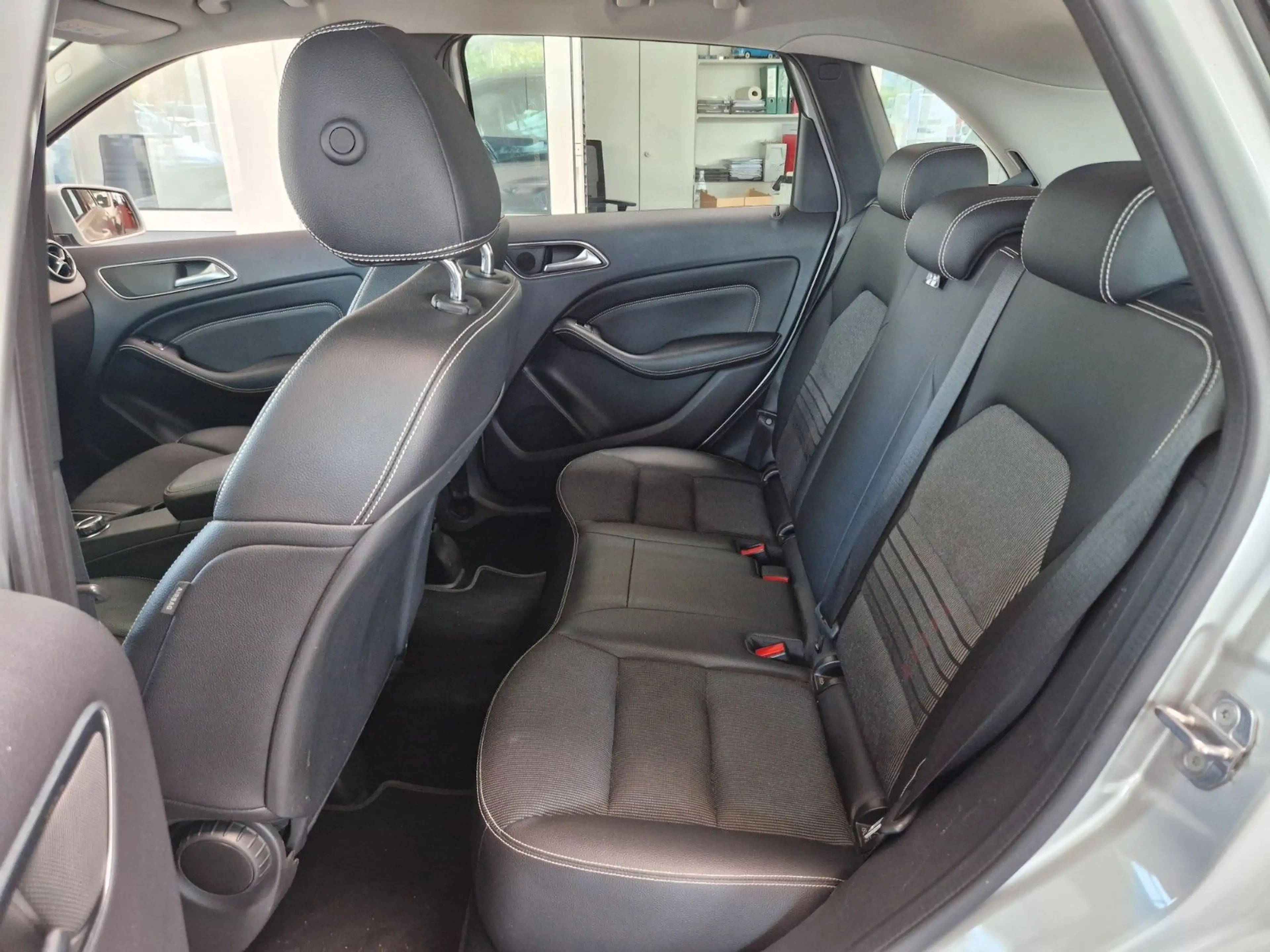 Mercedes-Benz B 220 CDI 177 PS AUTOMATIK LED NAVI AHK — photo 8