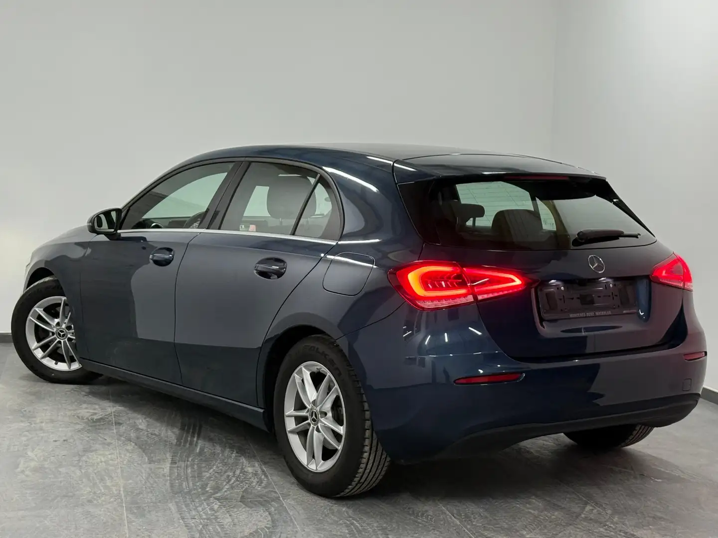 Mercedes-Benz A 160 Euro6d - Navi - CarPlay - Camera Modrá - 2