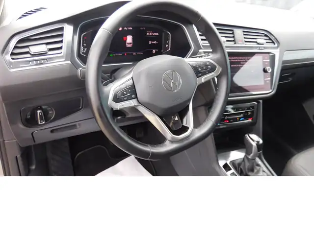 Volkswagen Tiguan Allspace view 10