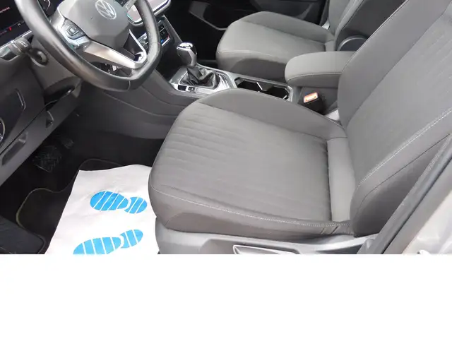 Volkswagen Tiguan Allspace view 11
