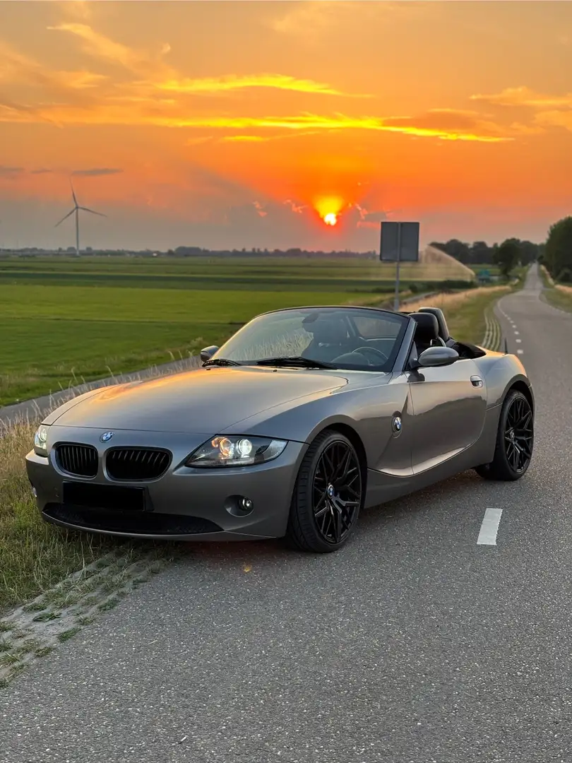 BMW Z4 2.2i Grijs - 1