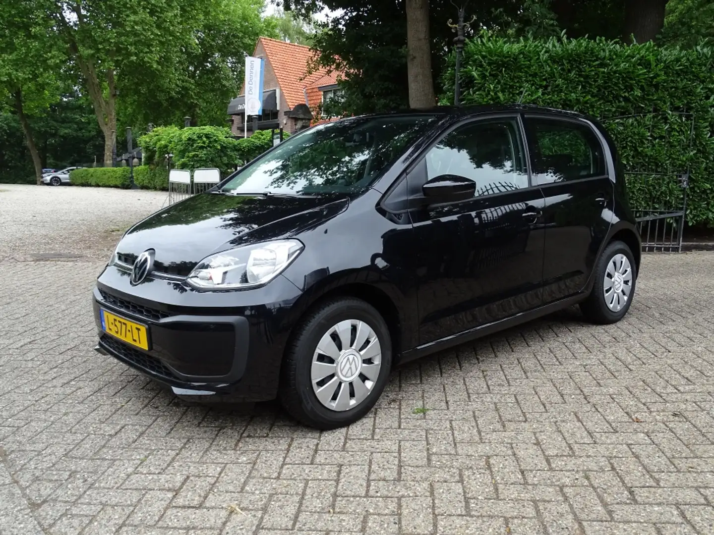 Volkswagen up! 1.0 BMT up! DAB / LANE ASS AUR CAMERA PDC 1e eig Zwart - 2