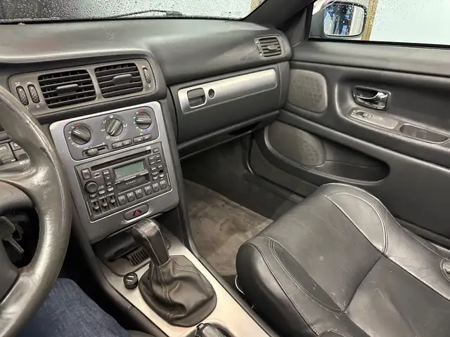 Volvo C70 view 5