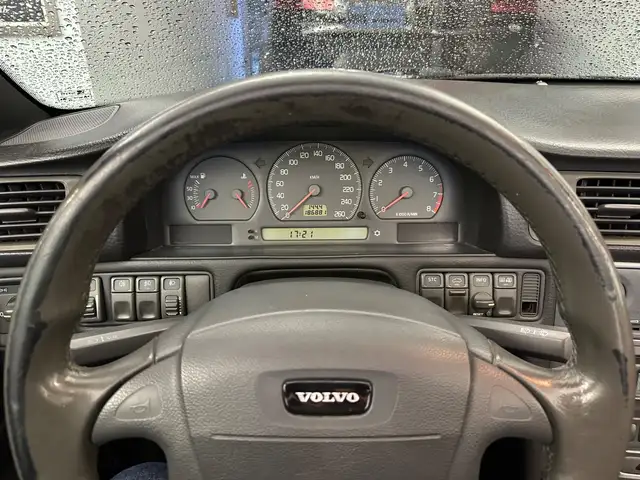 Volvo C70 view 6