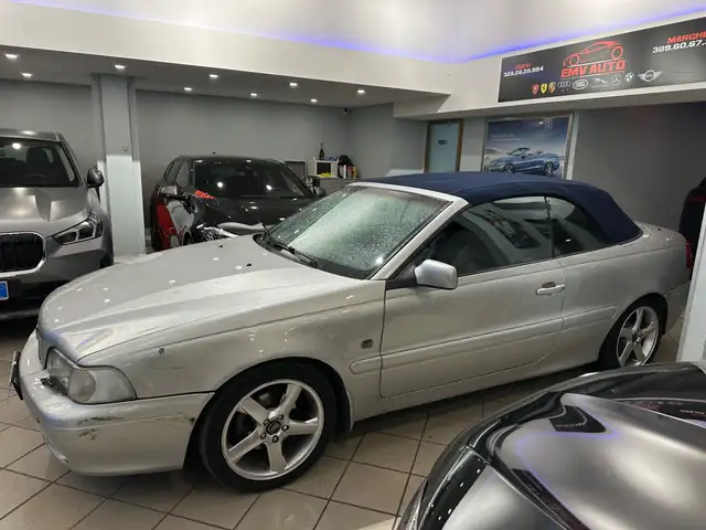 Volvo C70 view 4