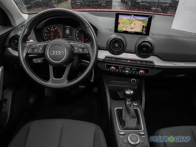 Audi Q2 view 10