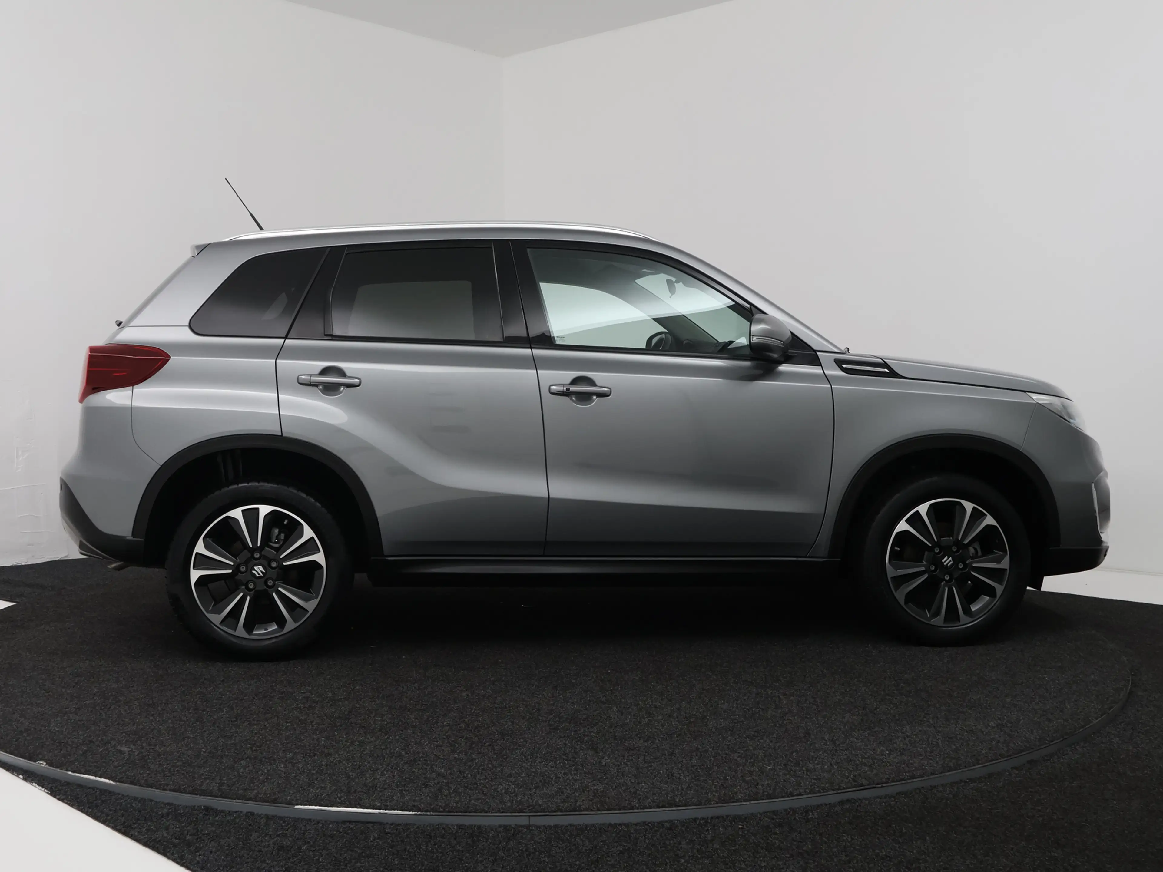 Suzuki Vitara 1.4 Boosterjet Style Smart Hybrid | Apple Carplay — photo 14