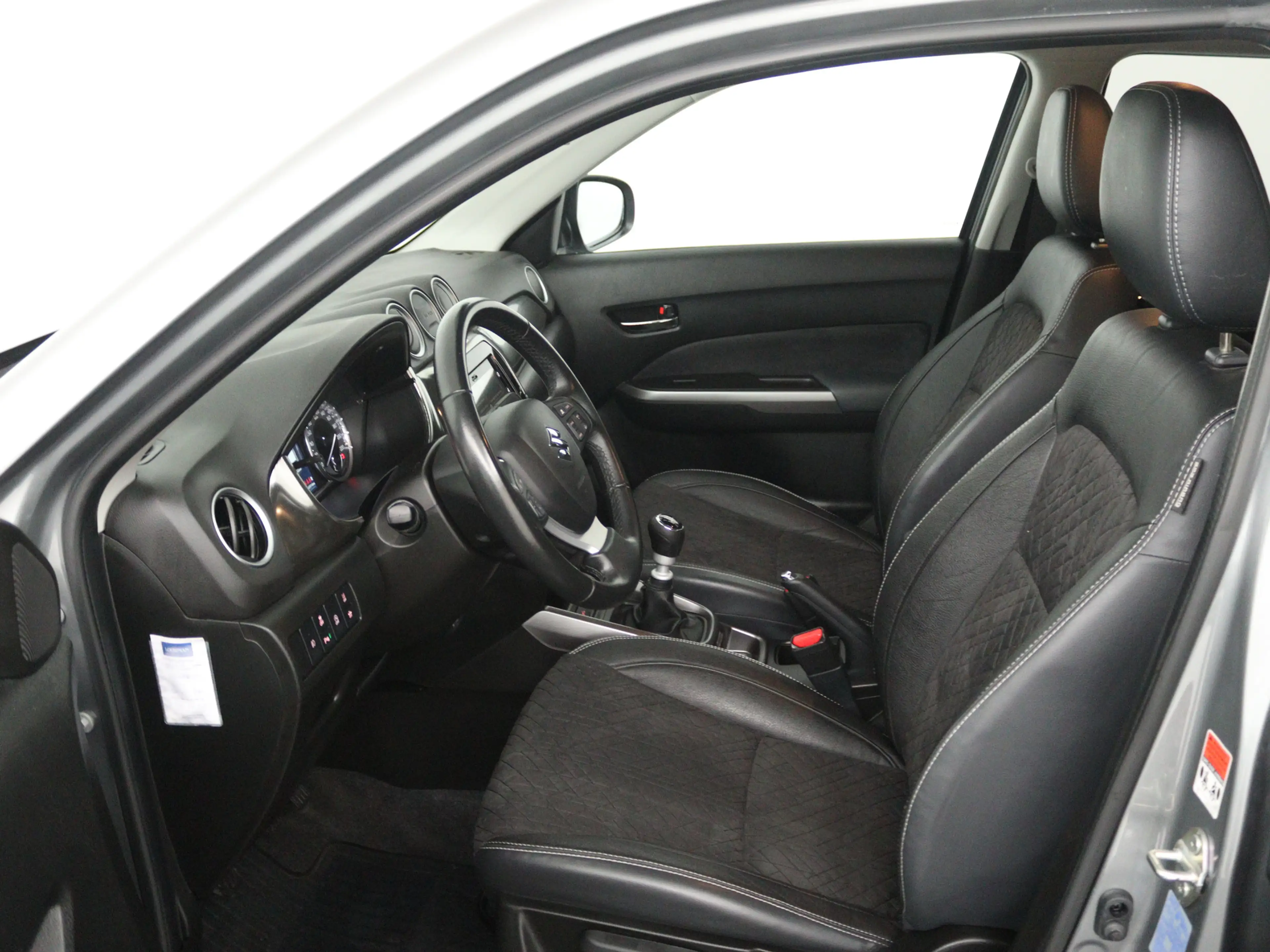 Suzuki Vitara 1.4 Boosterjet Style Smart Hybrid | Apple Carplay — photo 12