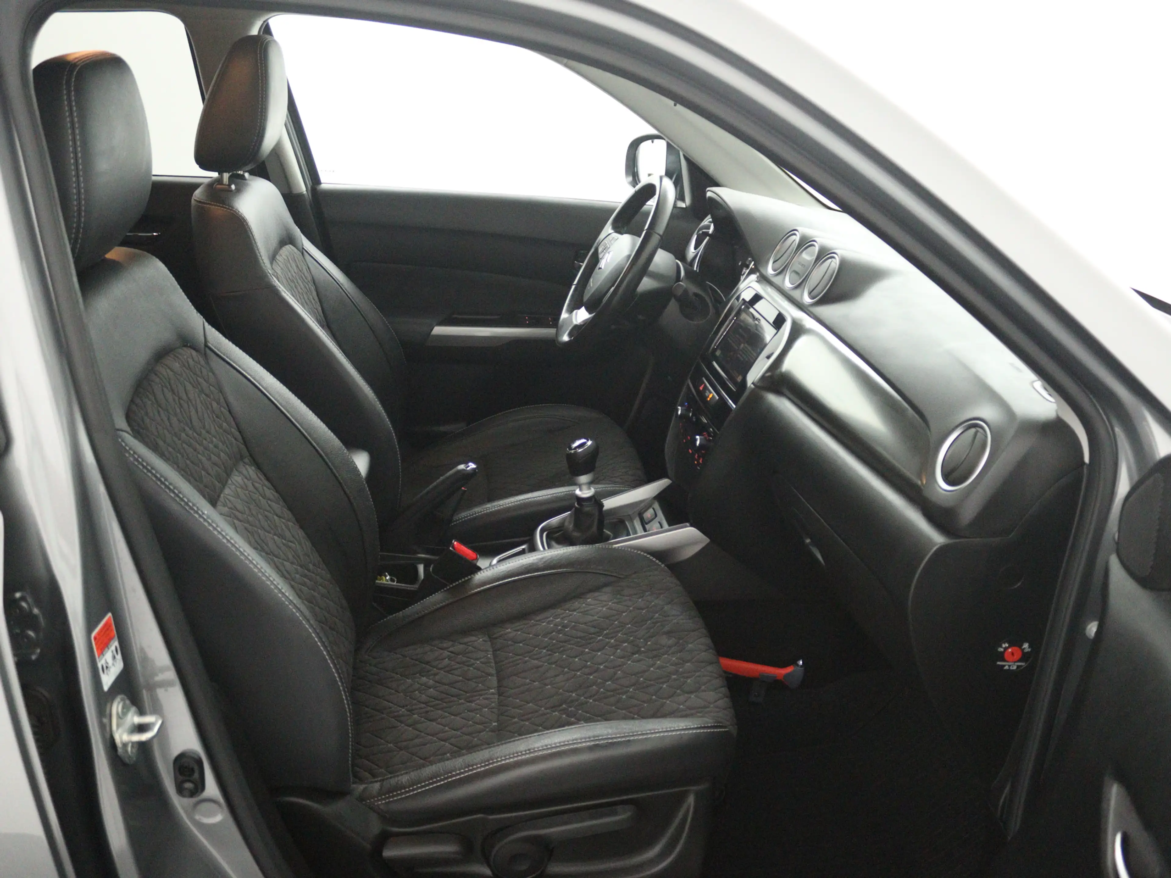 Suzuki Vitara 1.4 Boosterjet Style Smart Hybrid | Apple Carplay — photo 8