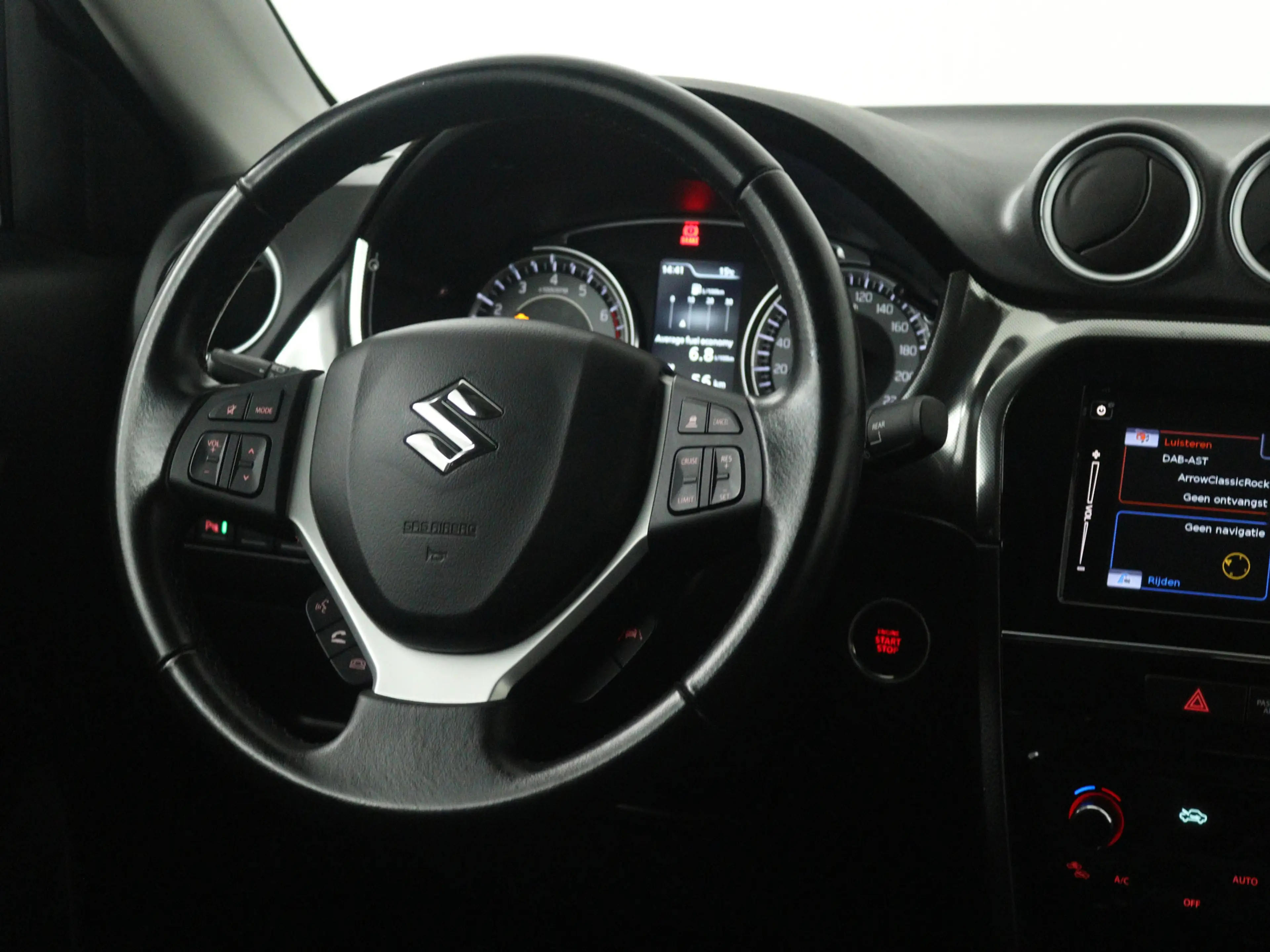 Suzuki Vitara 1.4 Boosterjet Style Smart Hybrid | Apple Carplay — photo 9