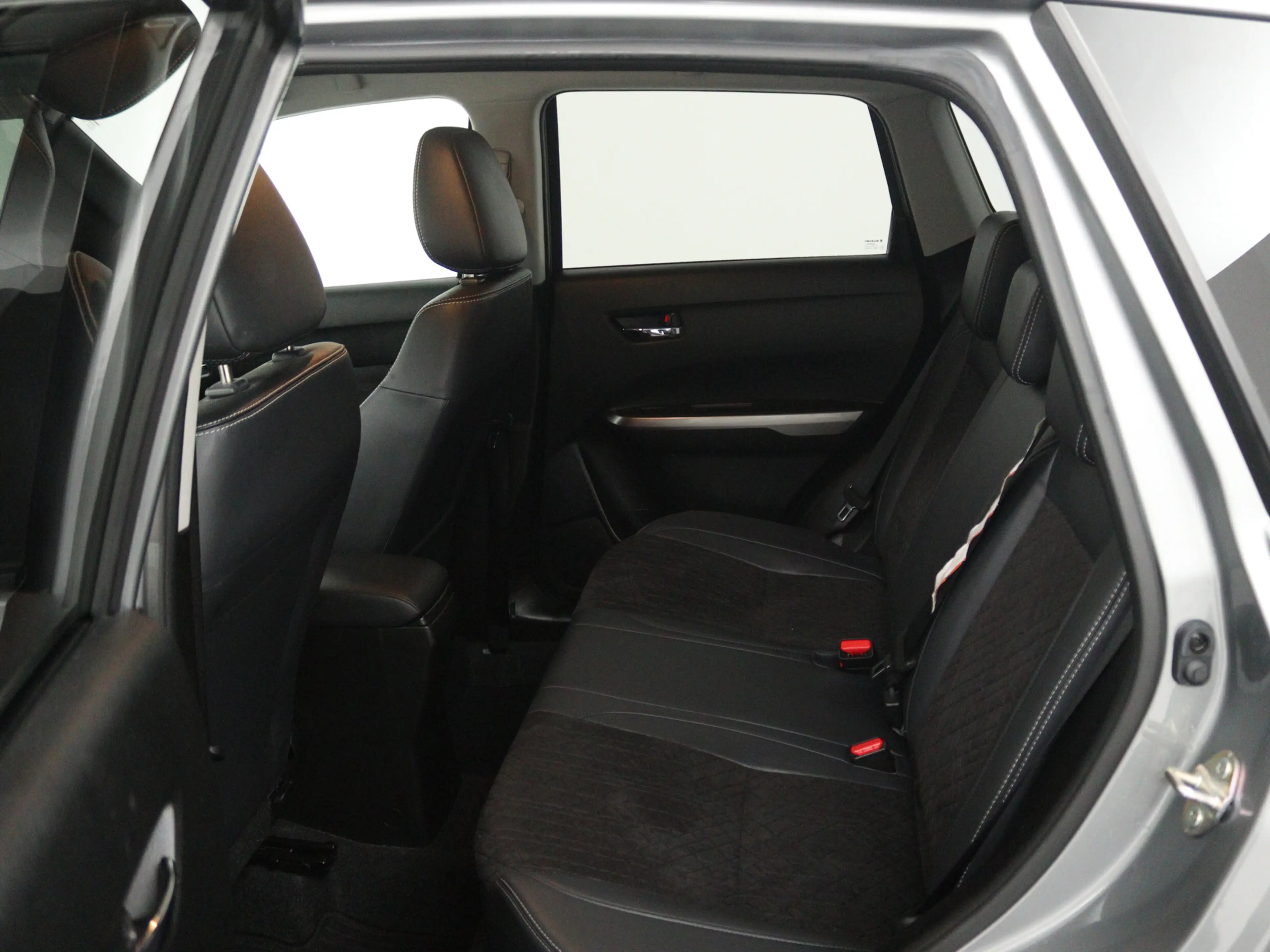 Suzuki Vitara 1.4 Boosterjet Style Smart Hybrid | Apple Carplay — photo 11