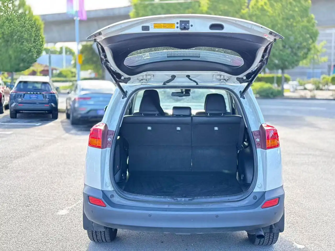 Toyota RAV 4 снимка Toyota RAV 4