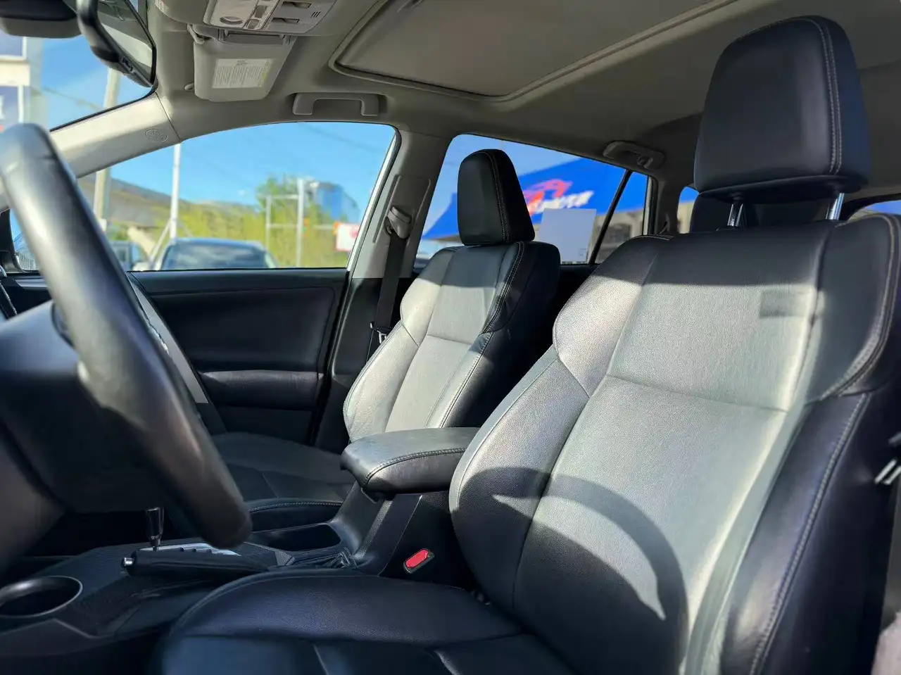 Toyota RAV 4 снимка Toyota RAV 4