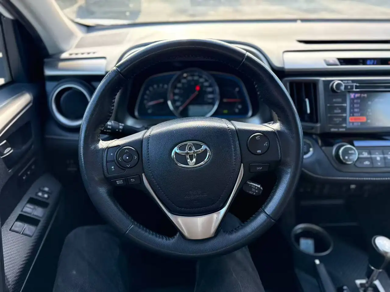 Toyota RAV 4 снимка Toyota RAV 4
