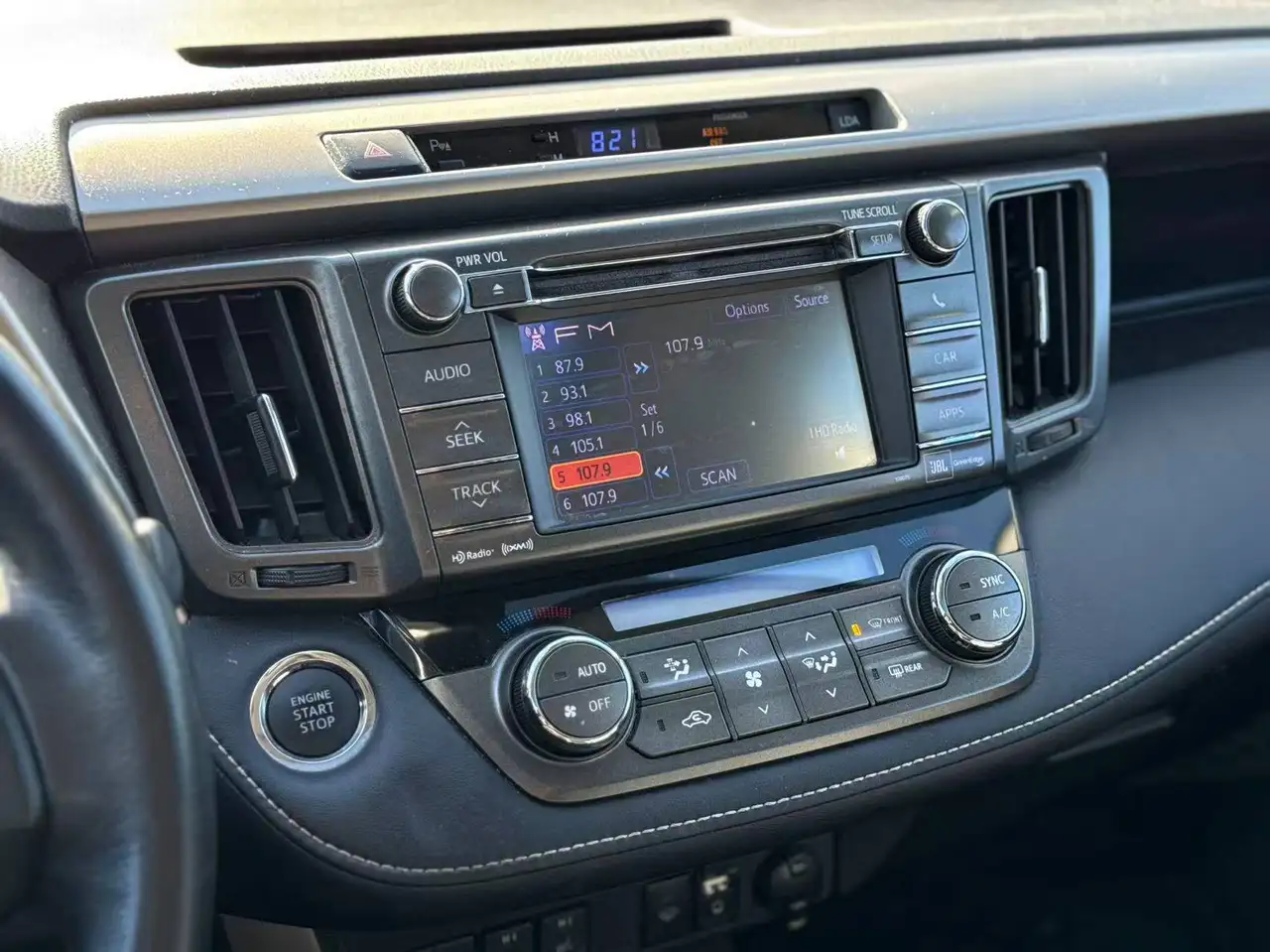 Toyota RAV 4 снимка Toyota RAV 4