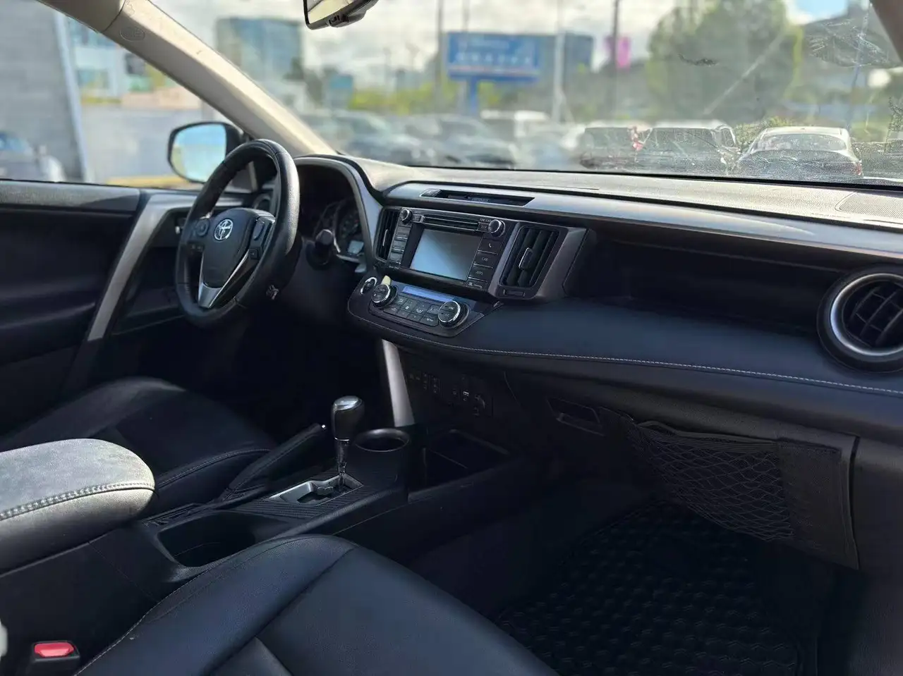 Toyota RAV 4 снимка Toyota RAV 4