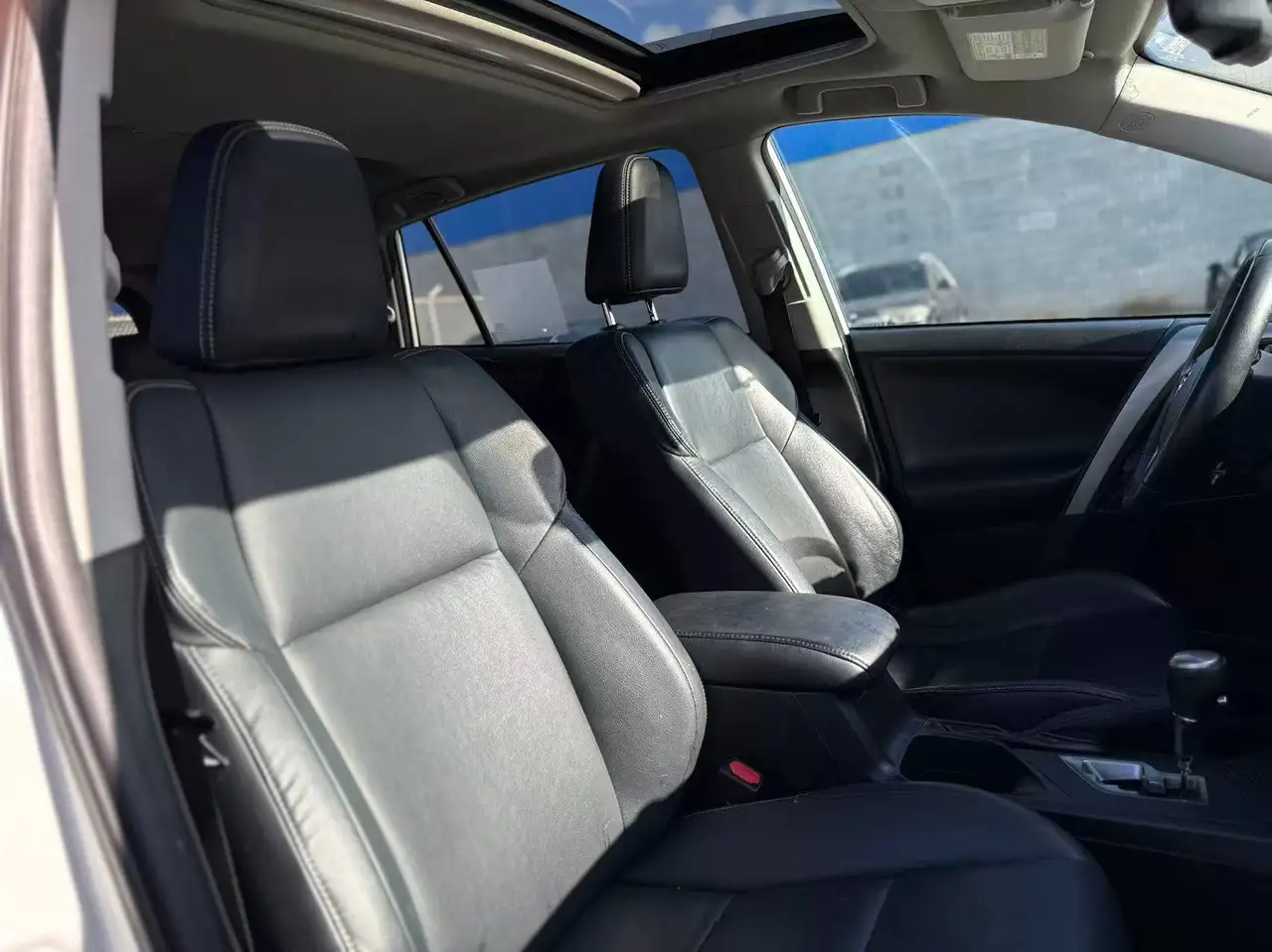 Toyota RAV 4 снимка Toyota RAV 4