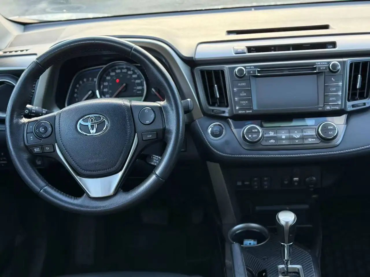 Toyota RAV 4 снимка Toyota RAV 4