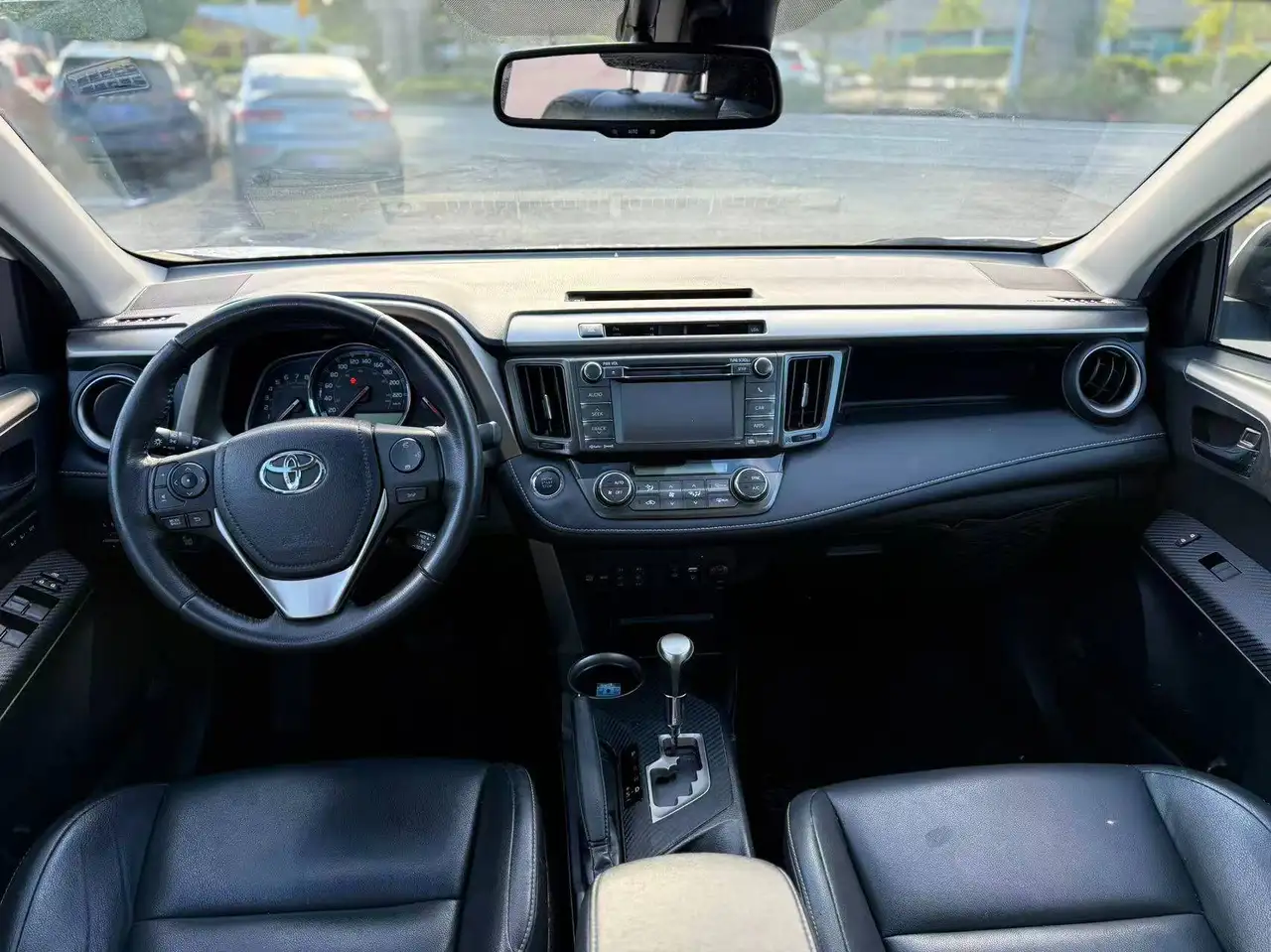 Toyota RAV 4 снимка Toyota RAV 4