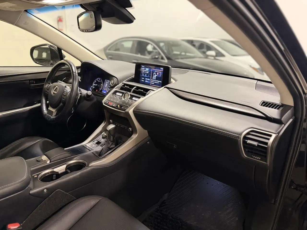 Lexus NX снимка Lexus NX