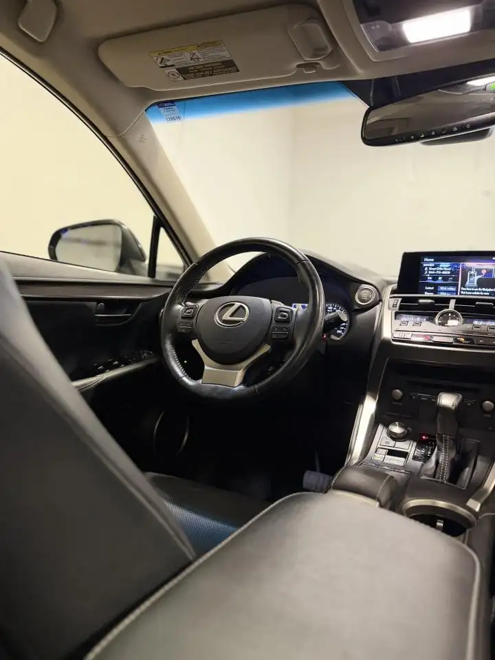 Lexus NX снимка Lexus NX