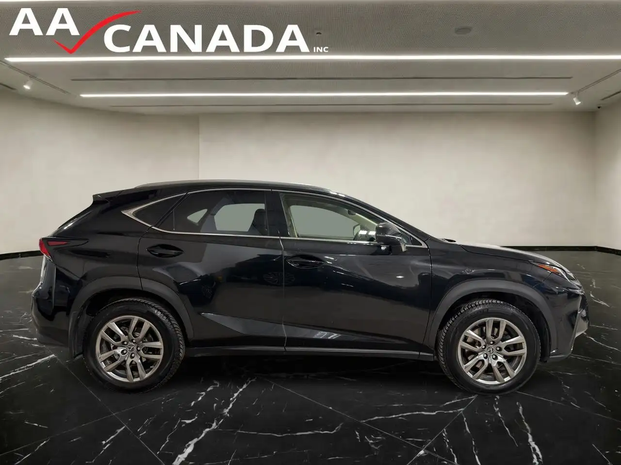 Lexus NX снимка Lexus NX