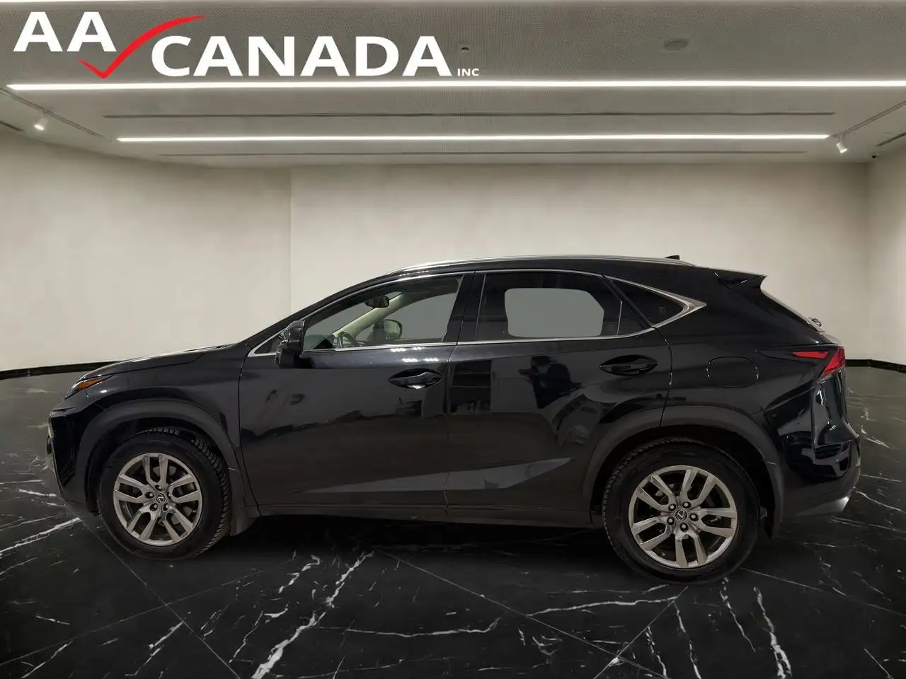 Lexus NX снимка Lexus NX