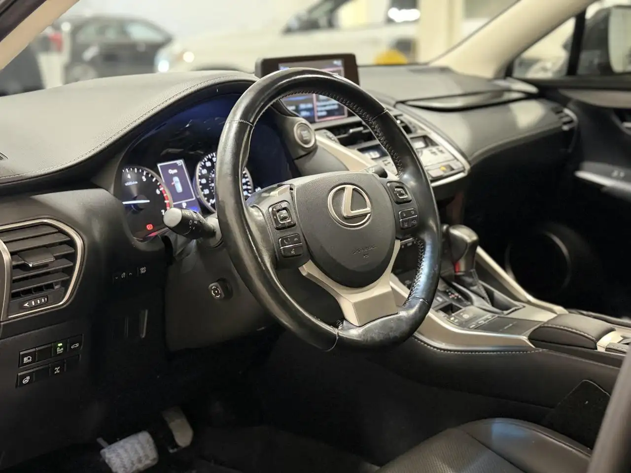Lexus NX снимка Lexus NX