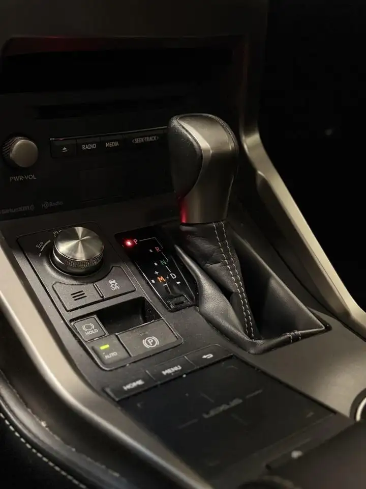 Lexus NX снимка Lexus NX