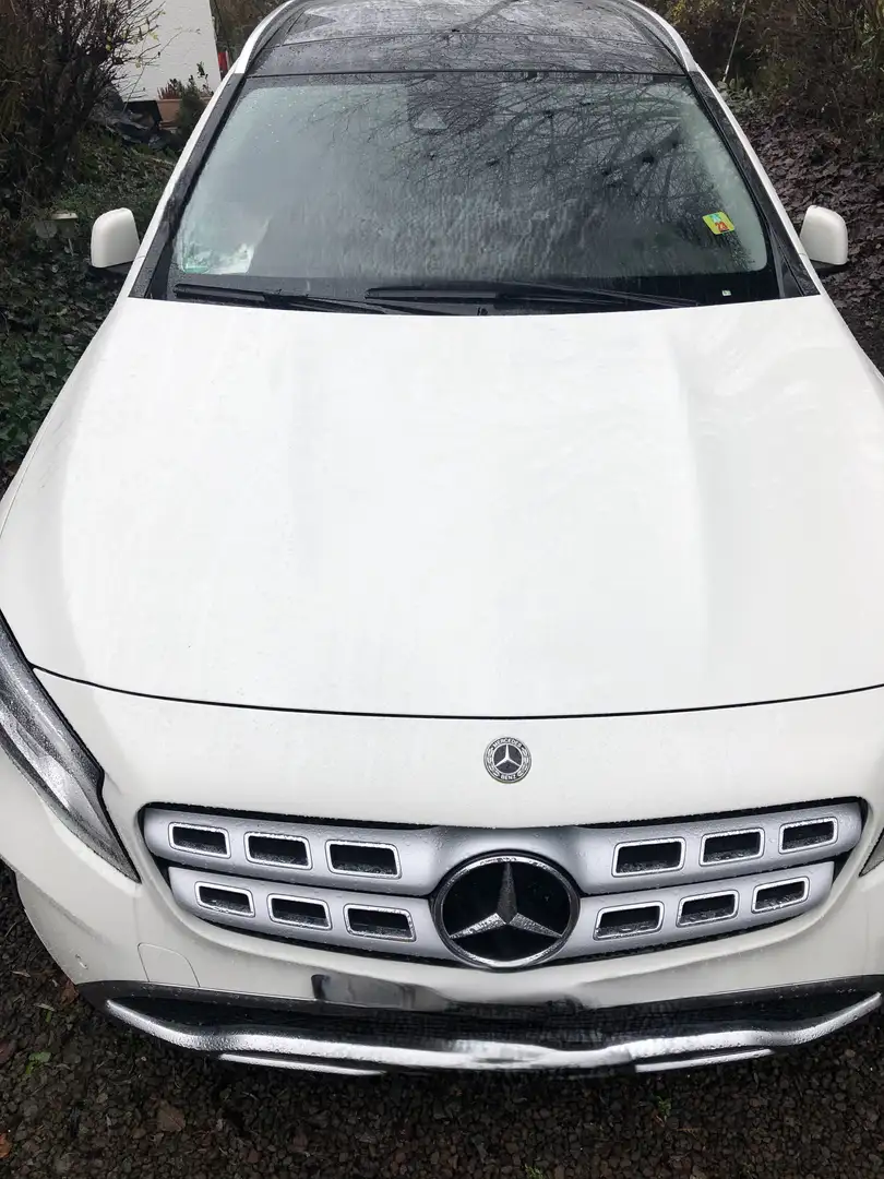 Mercedes-Benz GLA 200 GLA 200 Sport Utility Vehicle Weiß - 1