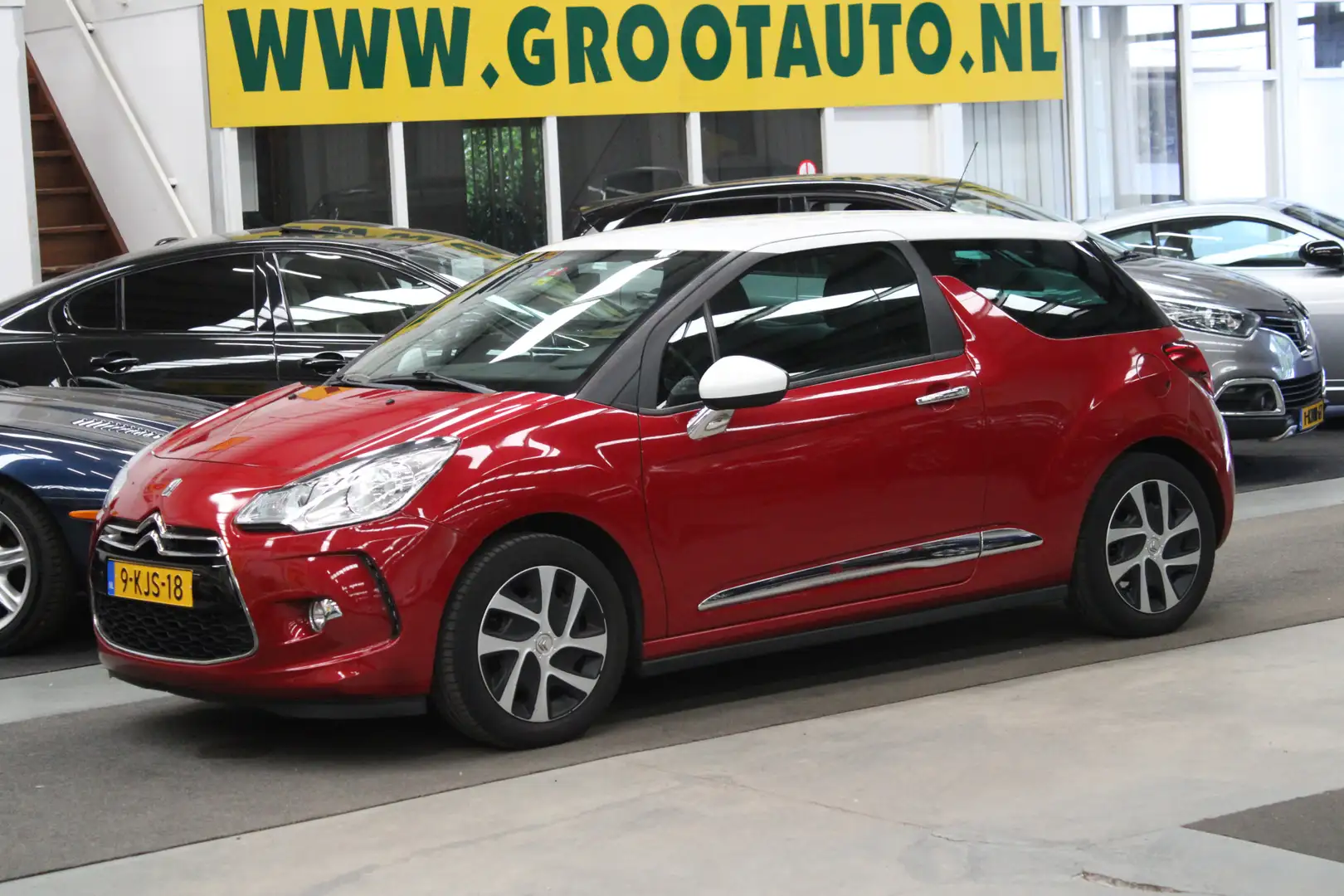 Citroen DS3 1.2 VTi So Chic Airco, Cruise control, Isofix Rood - 1
