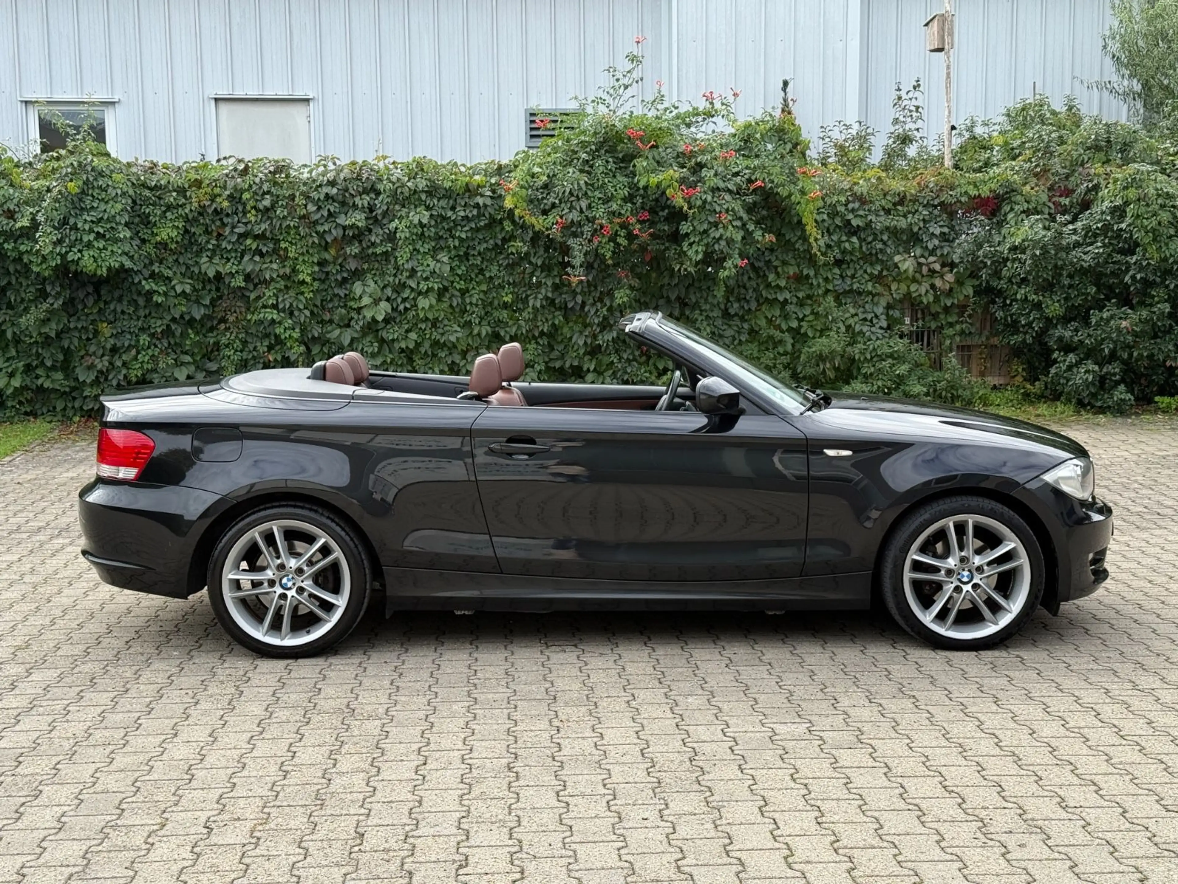 BMW 120 Cabrio 120d Leder Navi SHZ Xenon Tüv/Au 05.2027 — photo 6