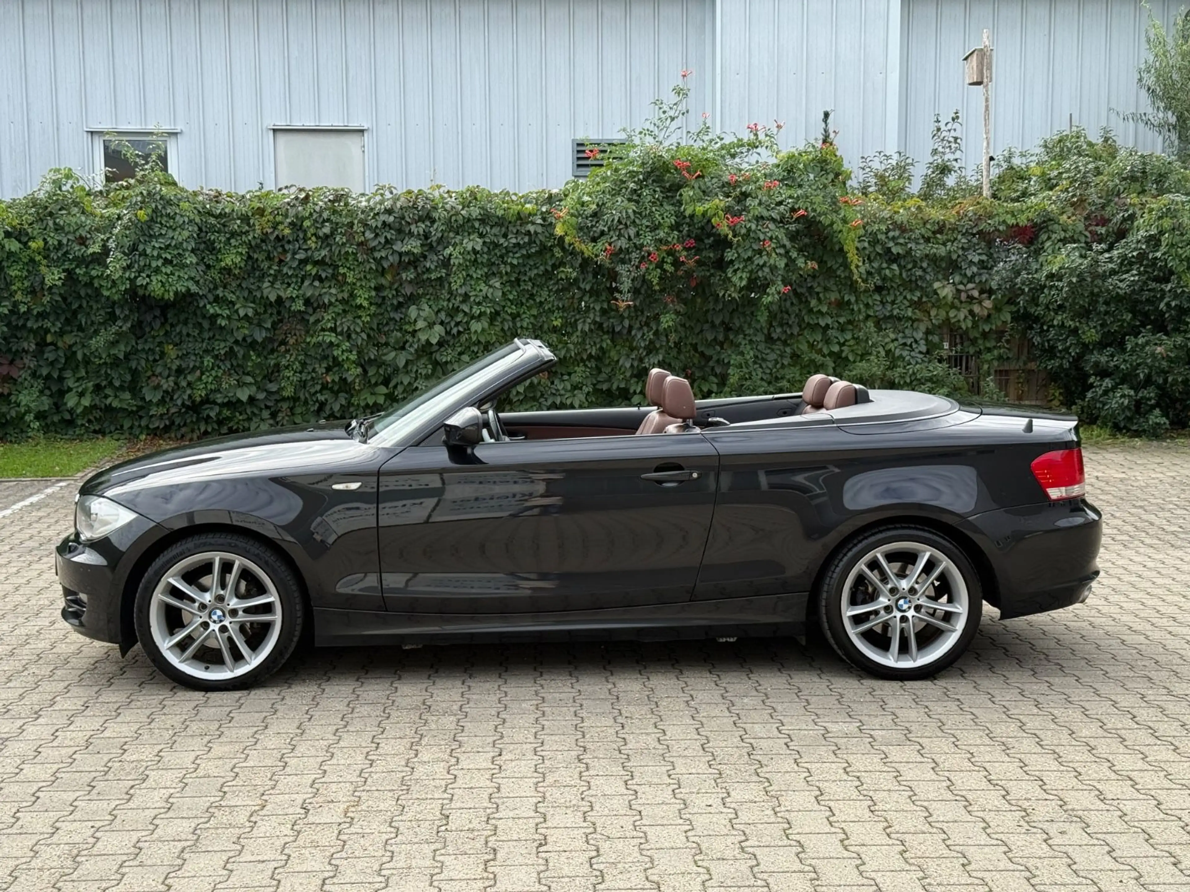 BMW 120 Cabrio 120d Leder Navi SHZ Xenon Tüv/Au 05.2027 — photo 7
