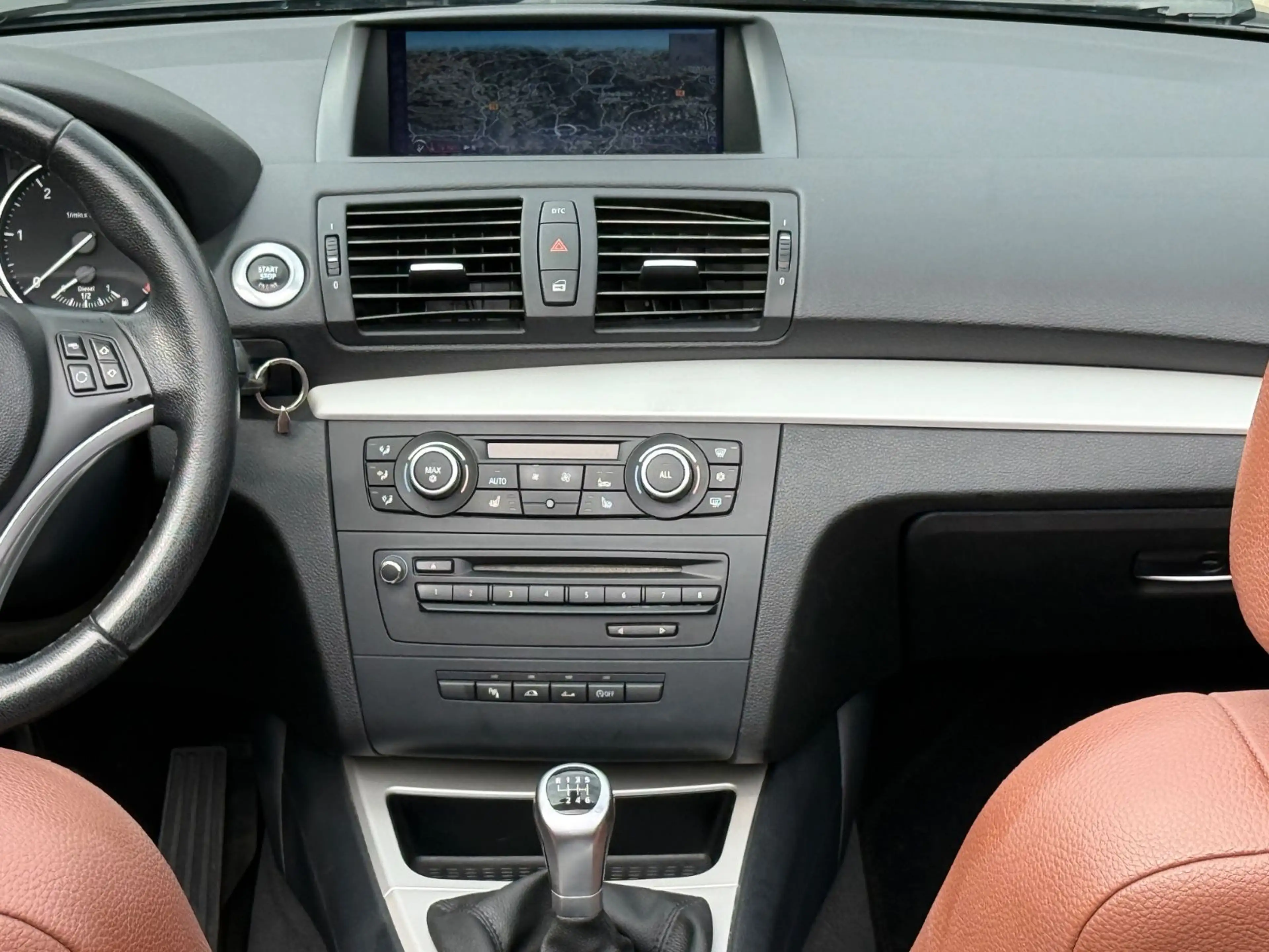 BMW 120 Cabrio 120d Leder Navi SHZ Xenon Tüv/Au 05.2027 — photo 11