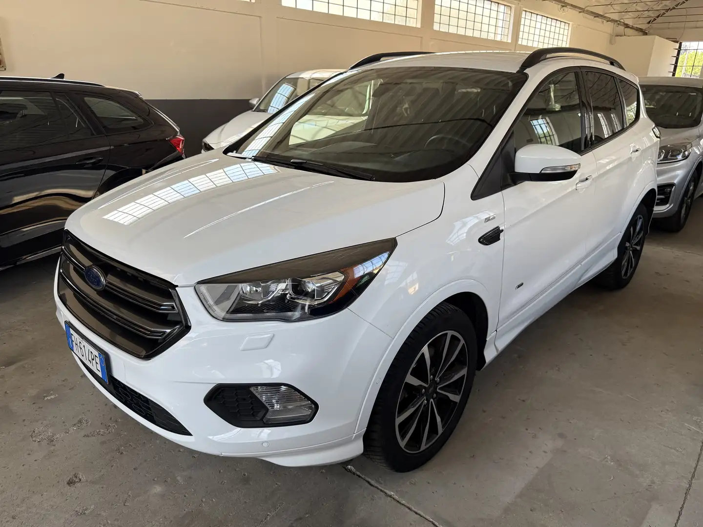 Ford Kuga 2.0 tdci ST-Line s&s awd 4x4 150cv powershift Wit - 2
