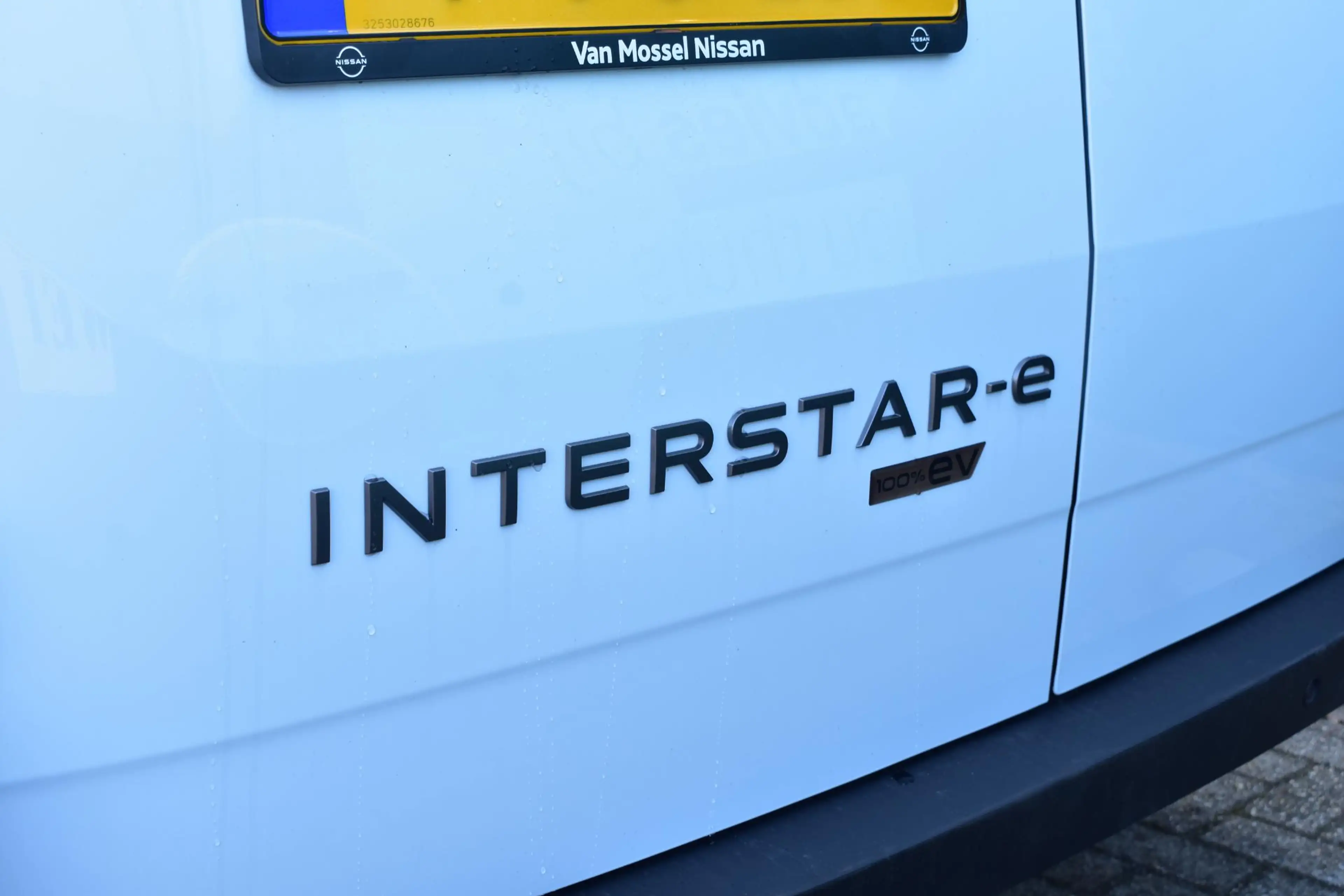 Nissan Interstar Interstar-e L2H2 Limited 87 kWh 140PK | Parkeersen — photo 4