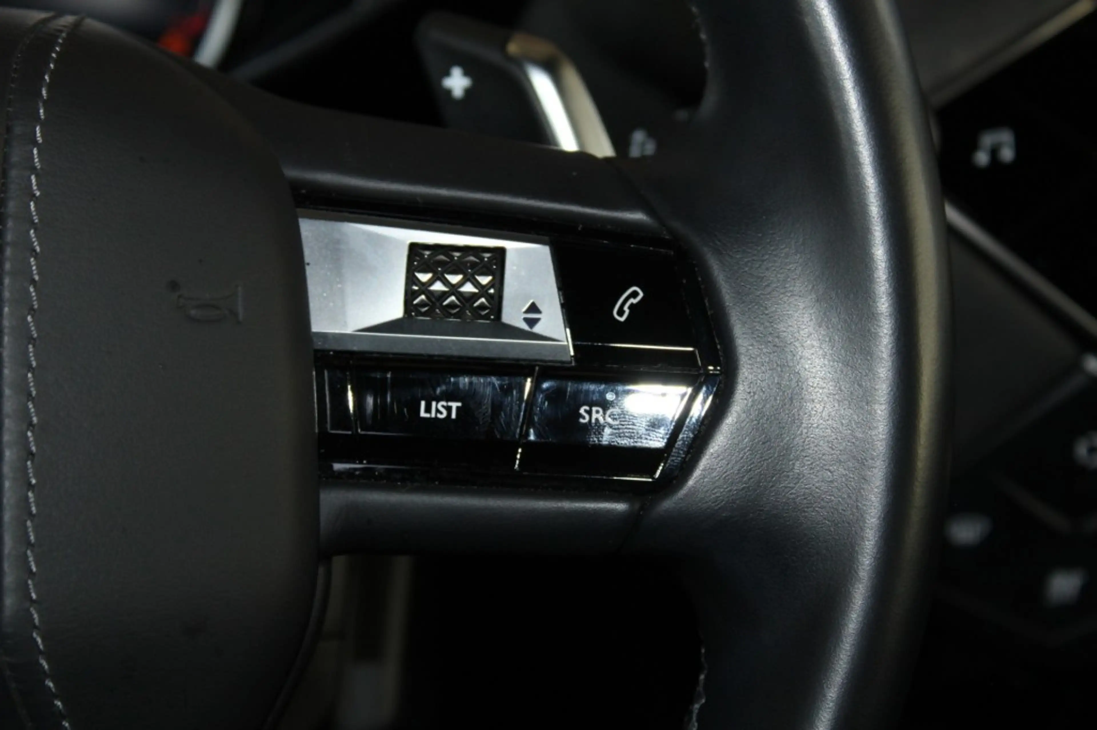 DS Automobiles DS 3 Crossback 1.2 PT Performance Line Navi Leder Climate Adaptiv — photo 15