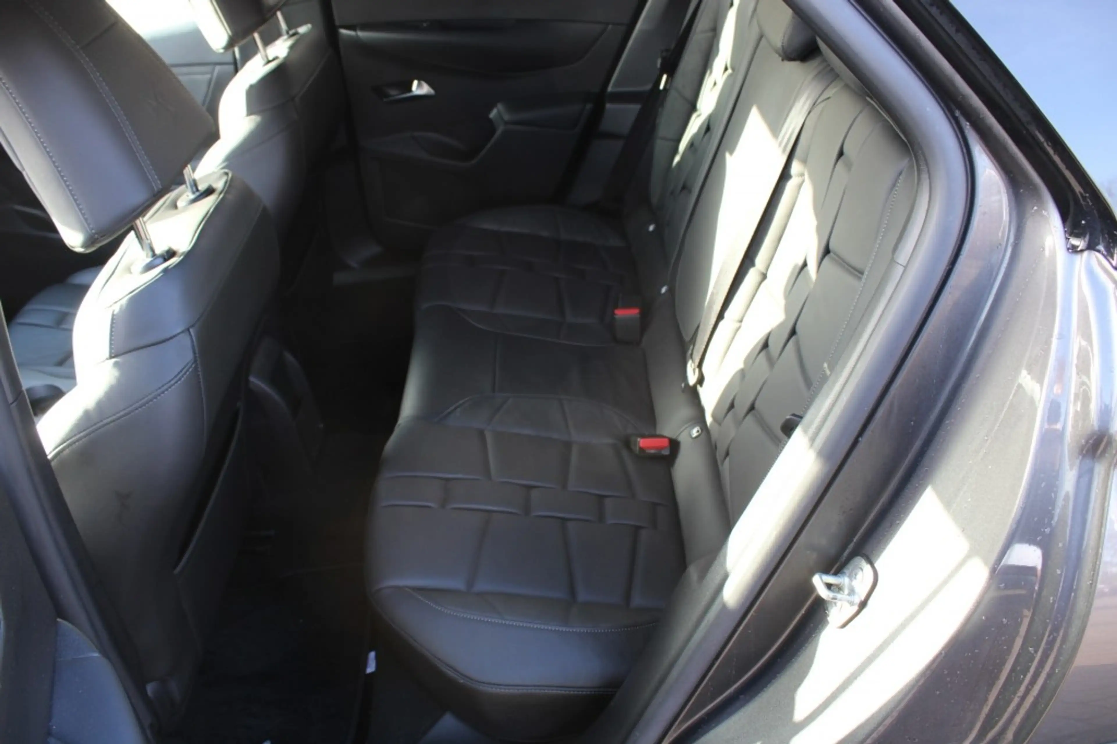 DS Automobiles DS 3 Crossback 1.2 PT Performance Line Navi Leder Climate Adaptiv — photo 9